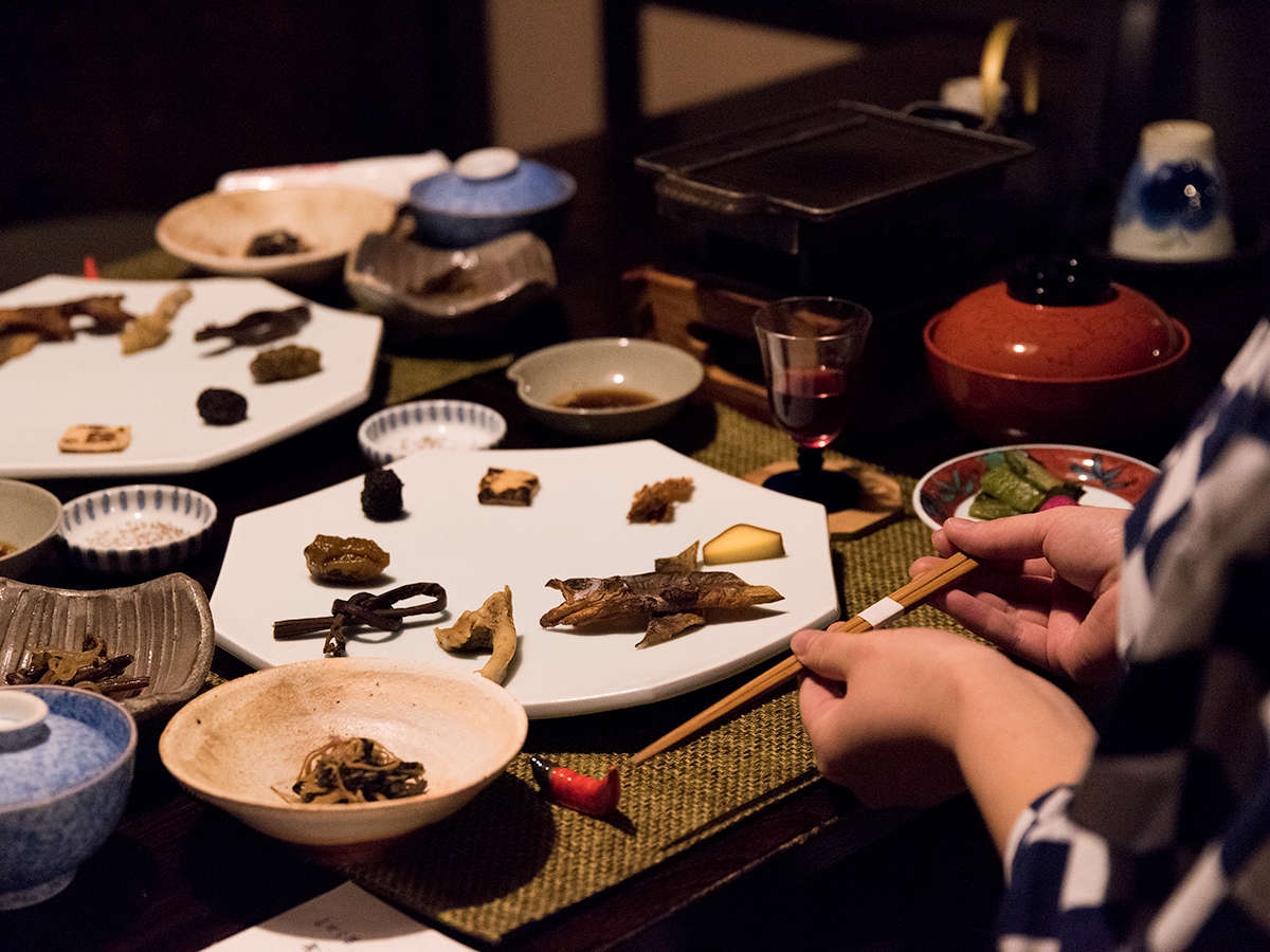 *y[Hz̎X̏{AmȒŁAJɁB