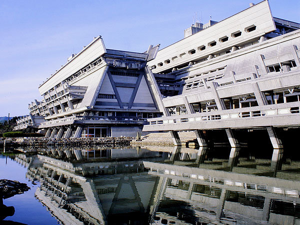 zƑJKvɂĐ݌vꂽ{̃_jYz̑\Iȍïɋ鍑sۉ