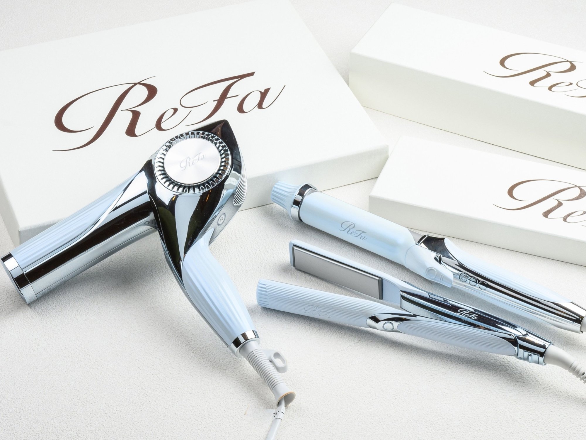 ReFa�w�A�P�A�A�C�e���݂̑��o�������p�ӂ��Ă���܂��B����]�̍ۂ́A�t�����g�܂ł��q�˂��������B