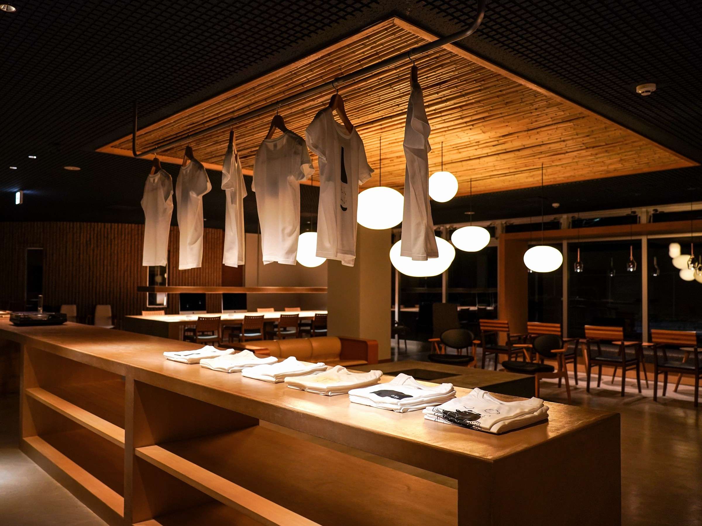 Cyɗ邱ƁADȏꏊōDȂ悤ɉ߂ƁAĉ RkX̎Rx100łB