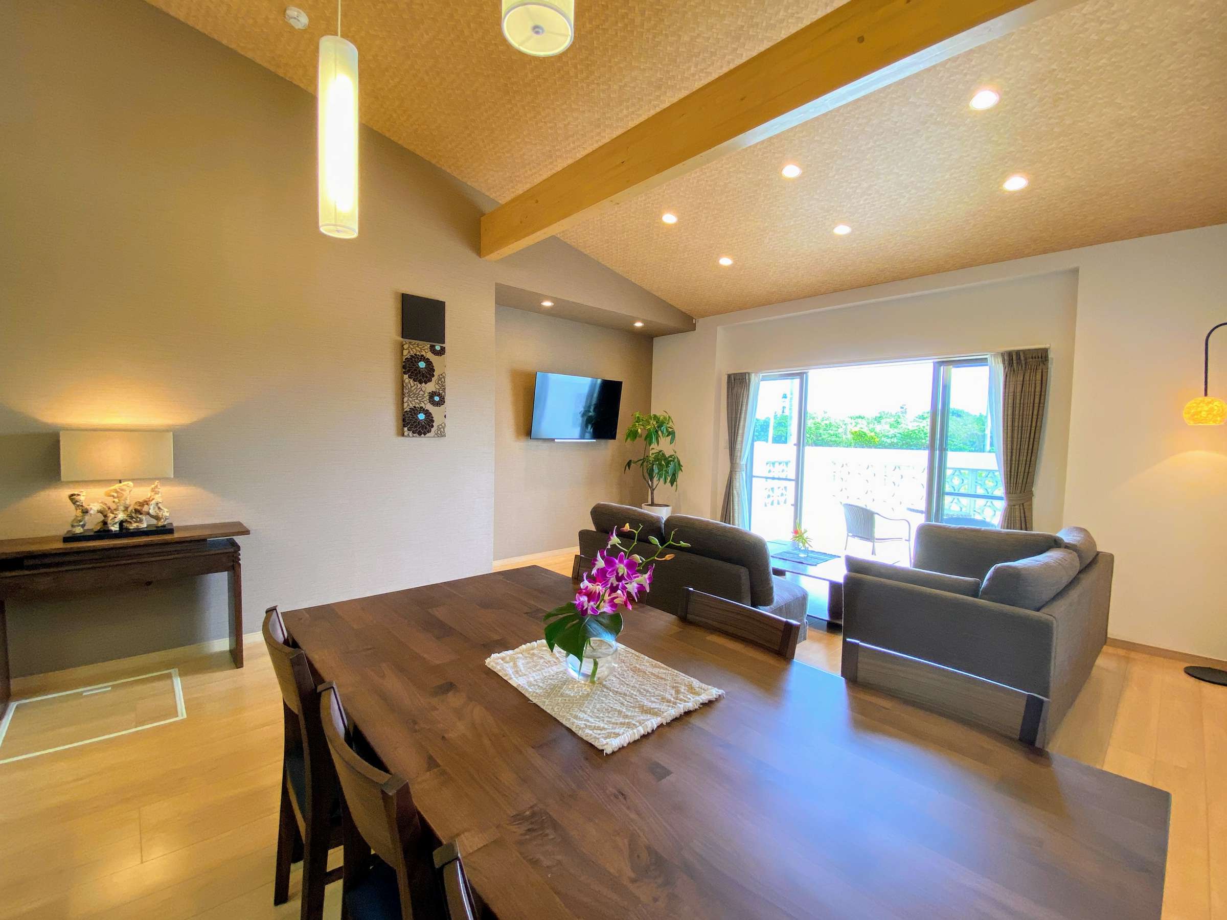 Gato�@���r���O�_�C�j���O