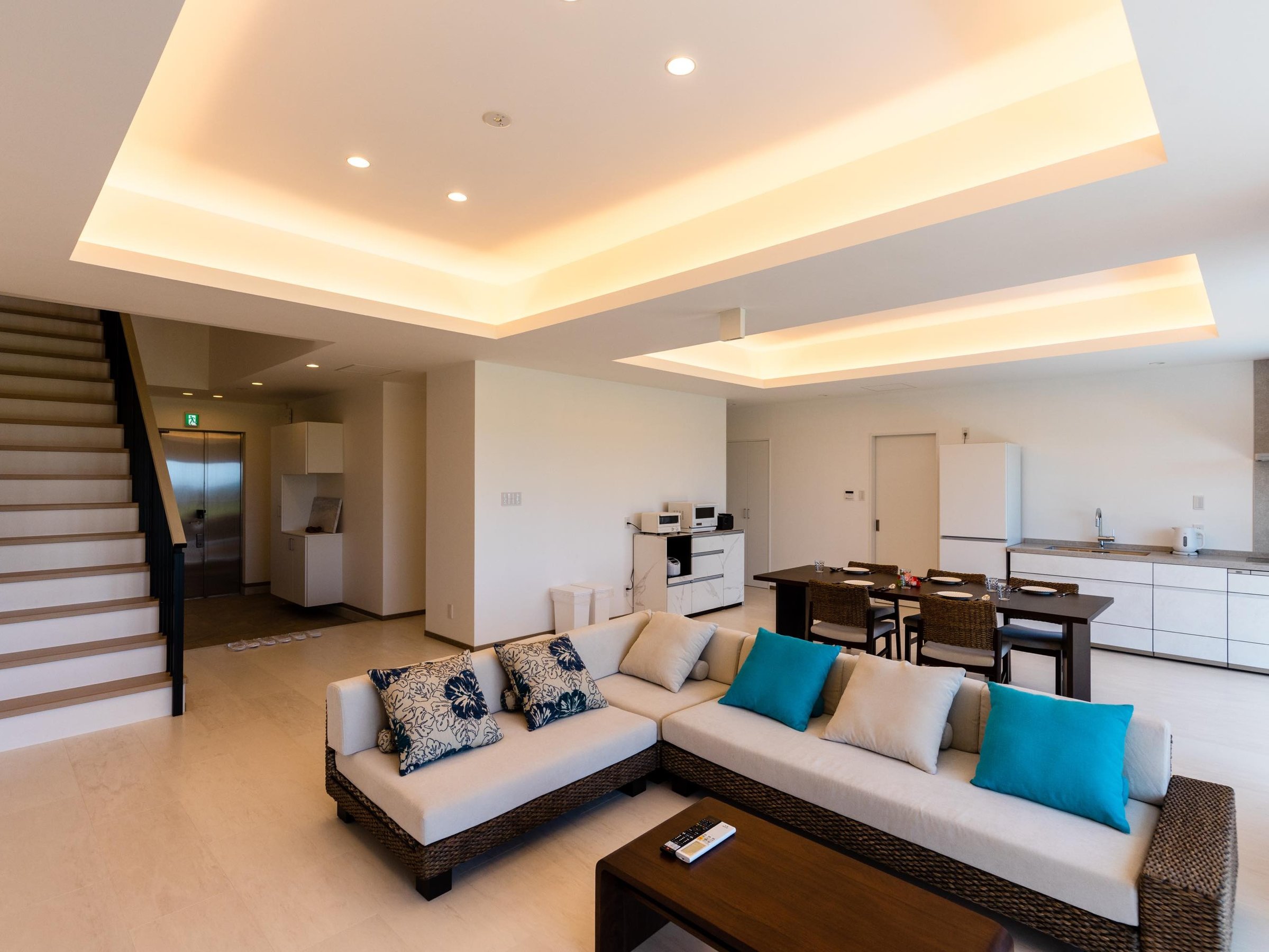 ���r���O���[��