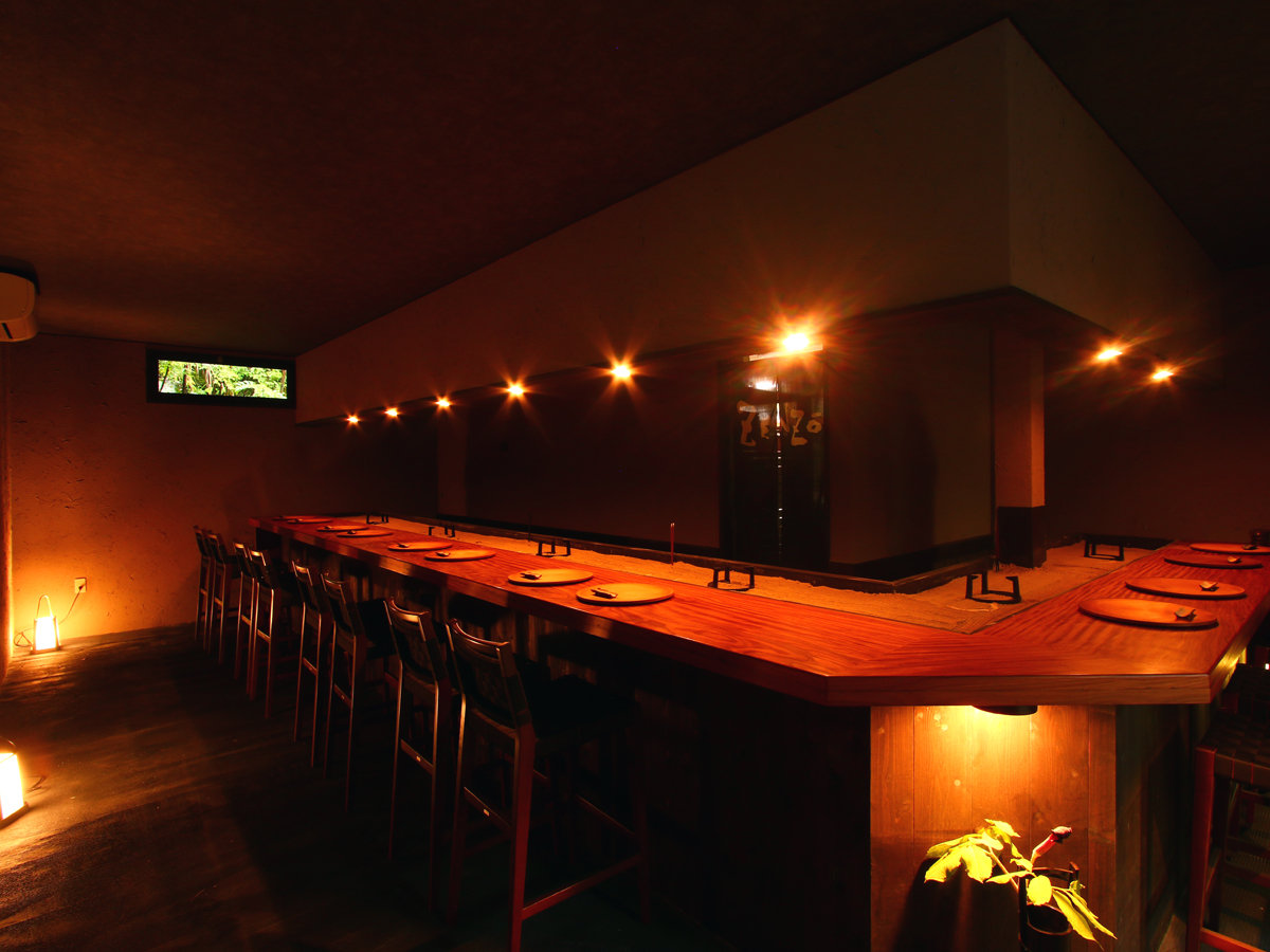 �J�E���^�[�^�C�v�̈͘F���_�C�j���O�ő�l�̗[�H���c