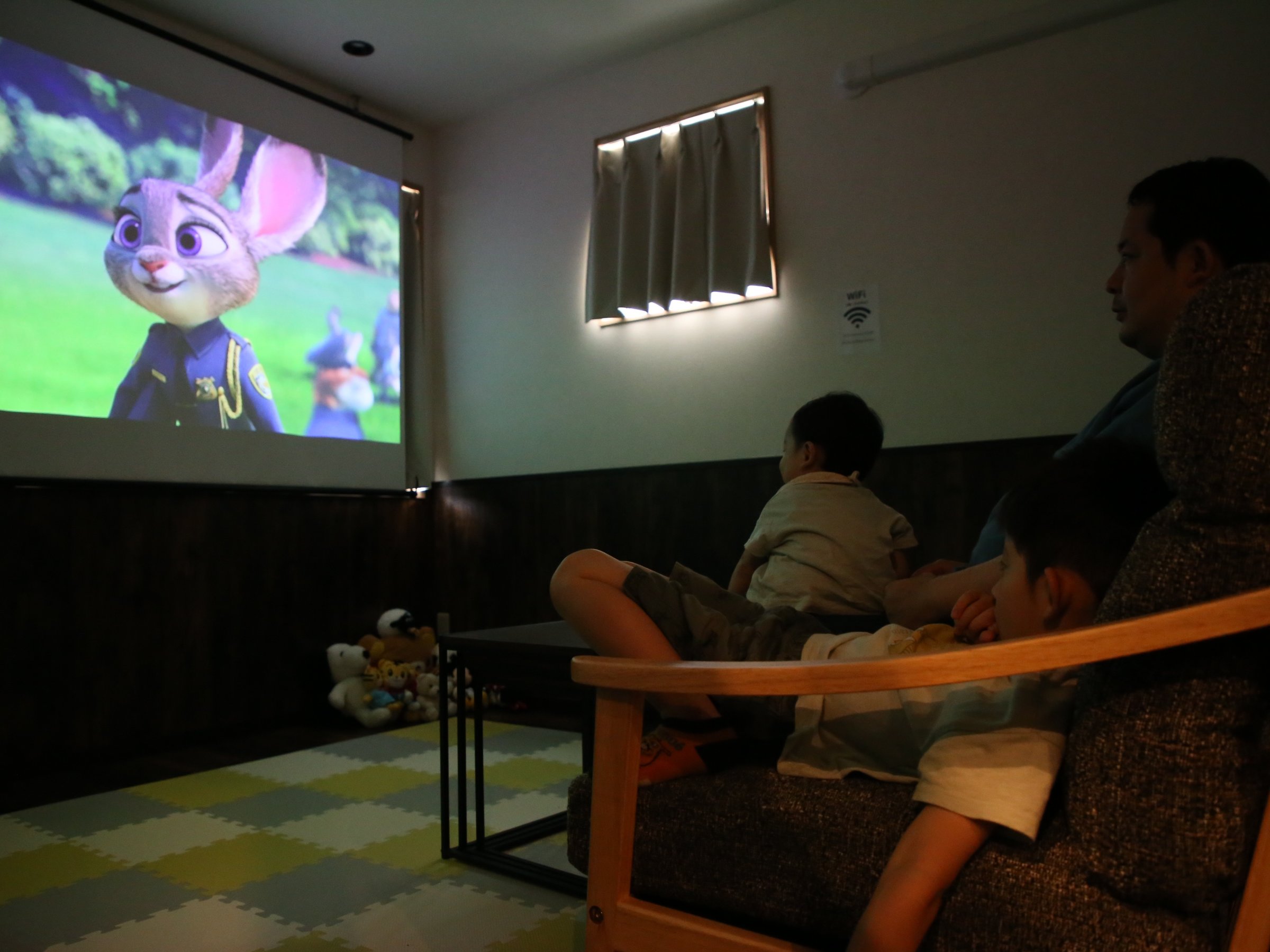 �y�V�A�^�[���[���z�傫�ȃv���W�F�N�^�[�t����prime video��Disney+�������\�ł�