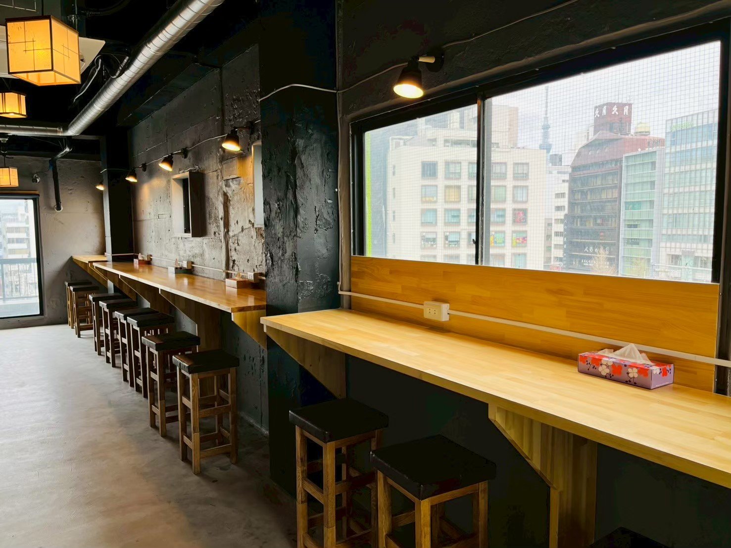 �UF���E���W