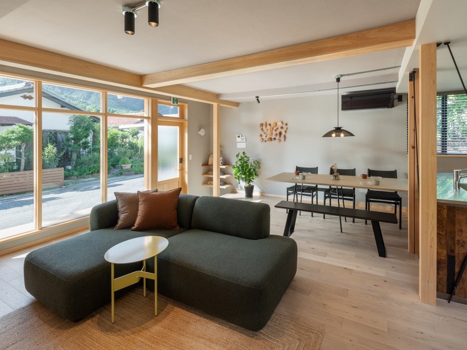 �ؑ]�w�������郂�_���ȃf�U�C���̃��r���O