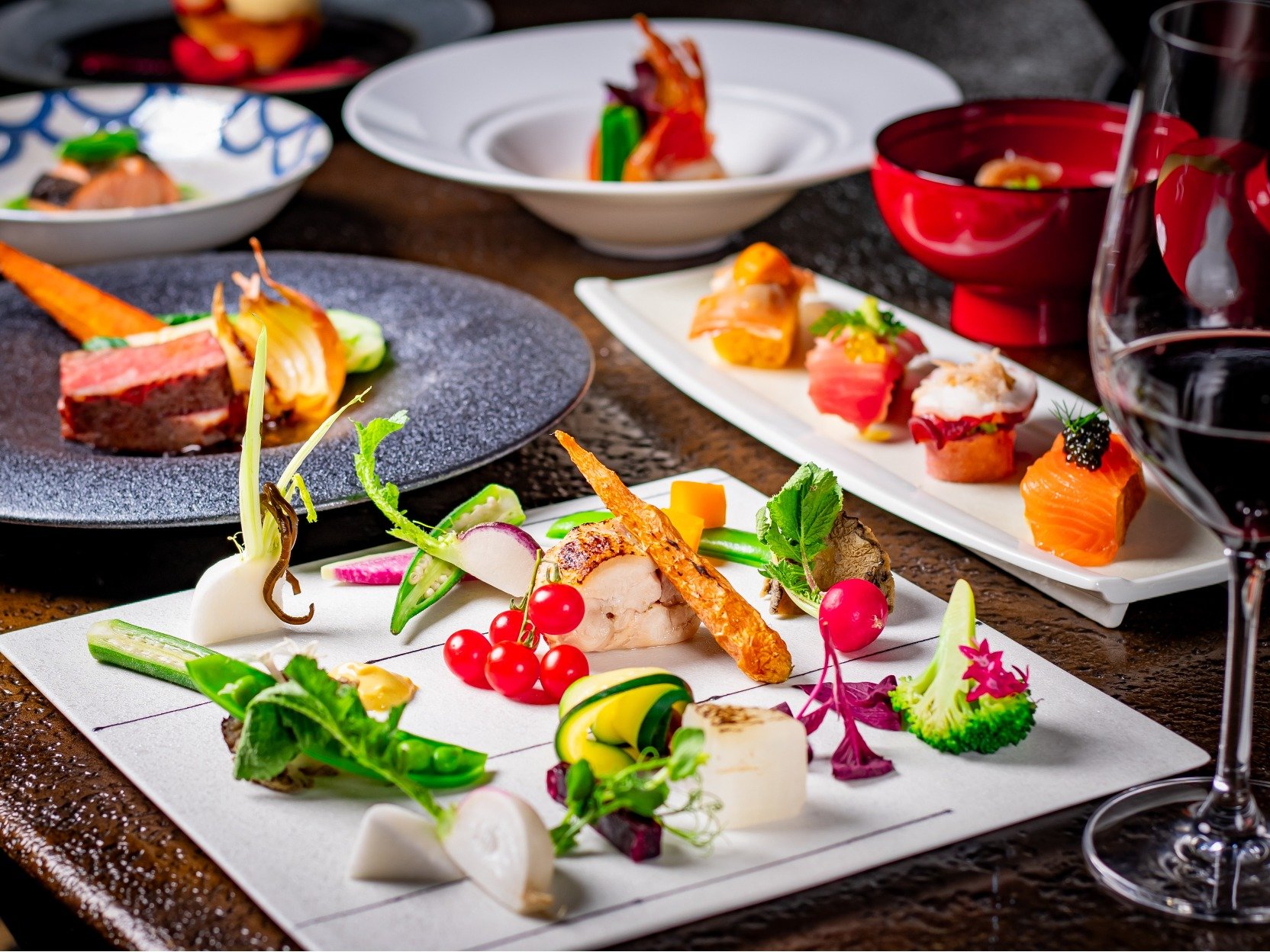 �[�H�F�������������̗[�H�͎l�G�̏{�𐶂������n�엿���B