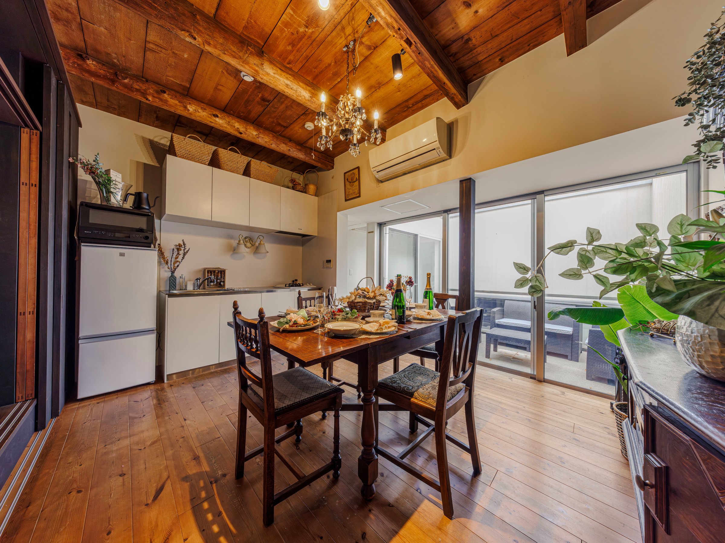 �؂̂ʂ�����������Ȃ���A�H���̎��Ԃ��y���߂��Ԃł��B