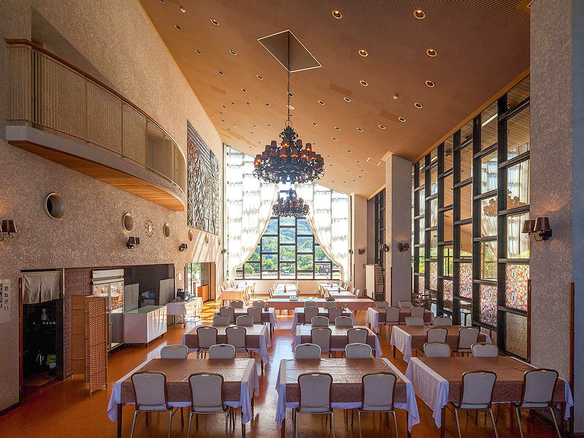 �E�y���X�g�����z�傫�ȃV�����f���A����ۓI�ȃ��X�g�����@���C���p��c�̗l�ɂ��������߂ł�