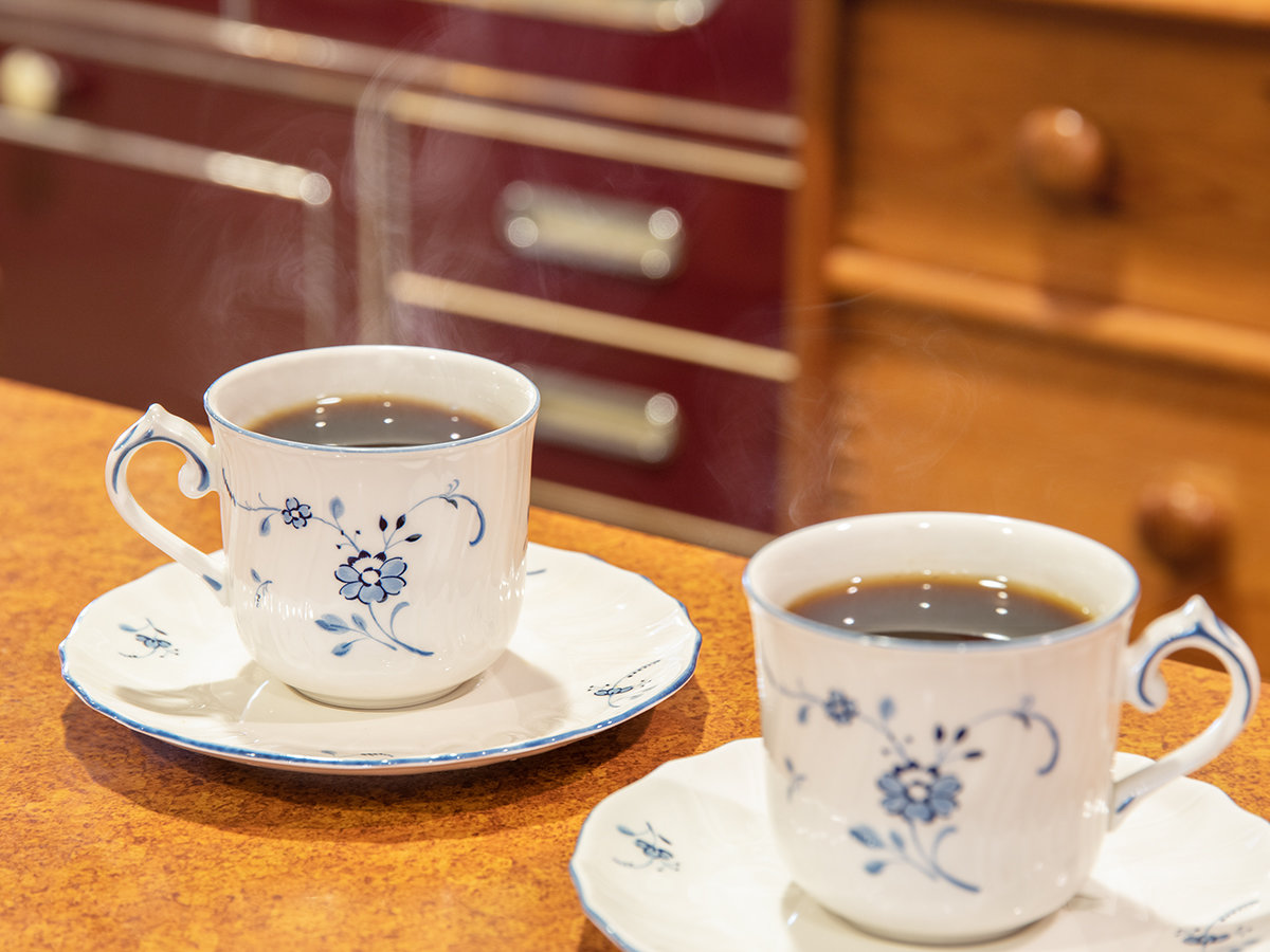 R[q[JE^[FgR[q[łقƂЂƎBRɂpB