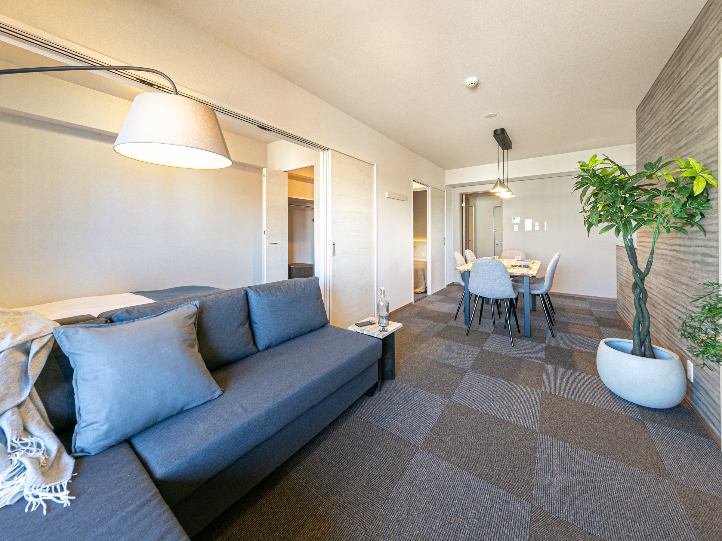 ���r���O���[��