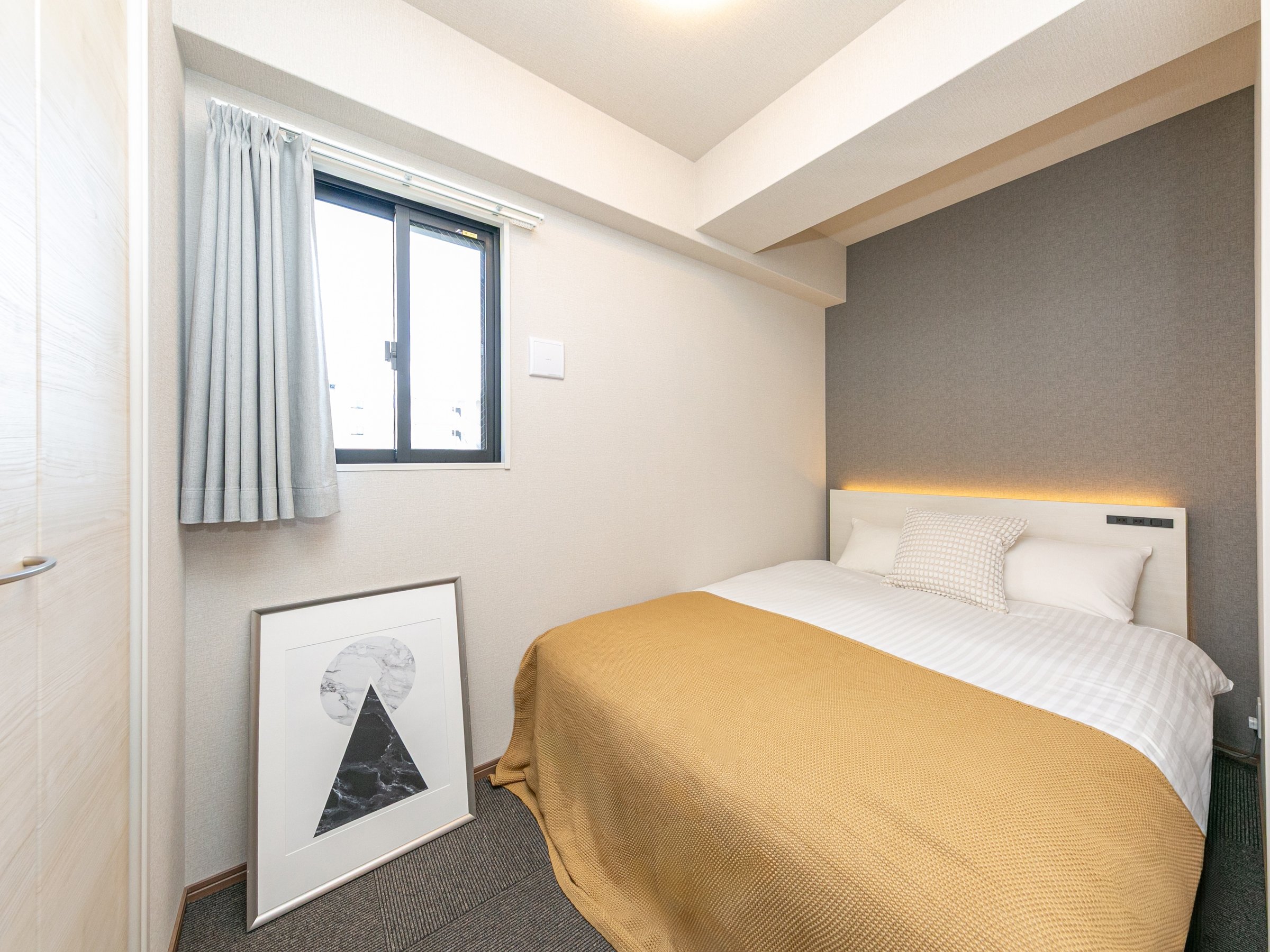 �x�b�h���[��