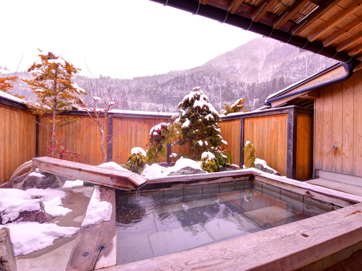 *���̓�/����˂̎��R�𒭂߂Ȃ���Z����ݐؘI�V�t�����B���ɐ��ݓ��鉷��̐S�n�ǂ��������\�������B