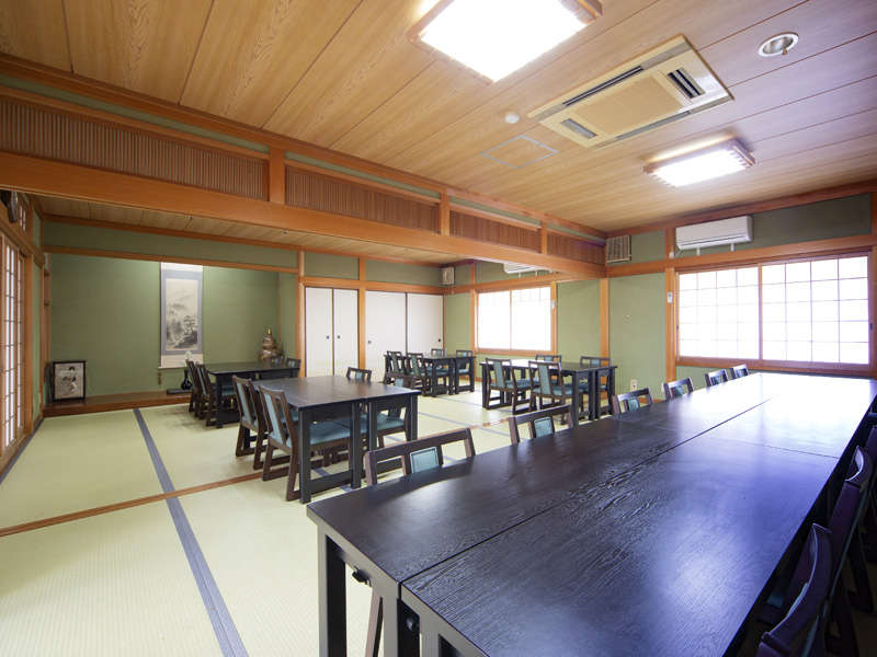 �e�[�u���Ȃ𓱓����܂����B�y�Ȏp���ł��H�������Ă��������܂��B