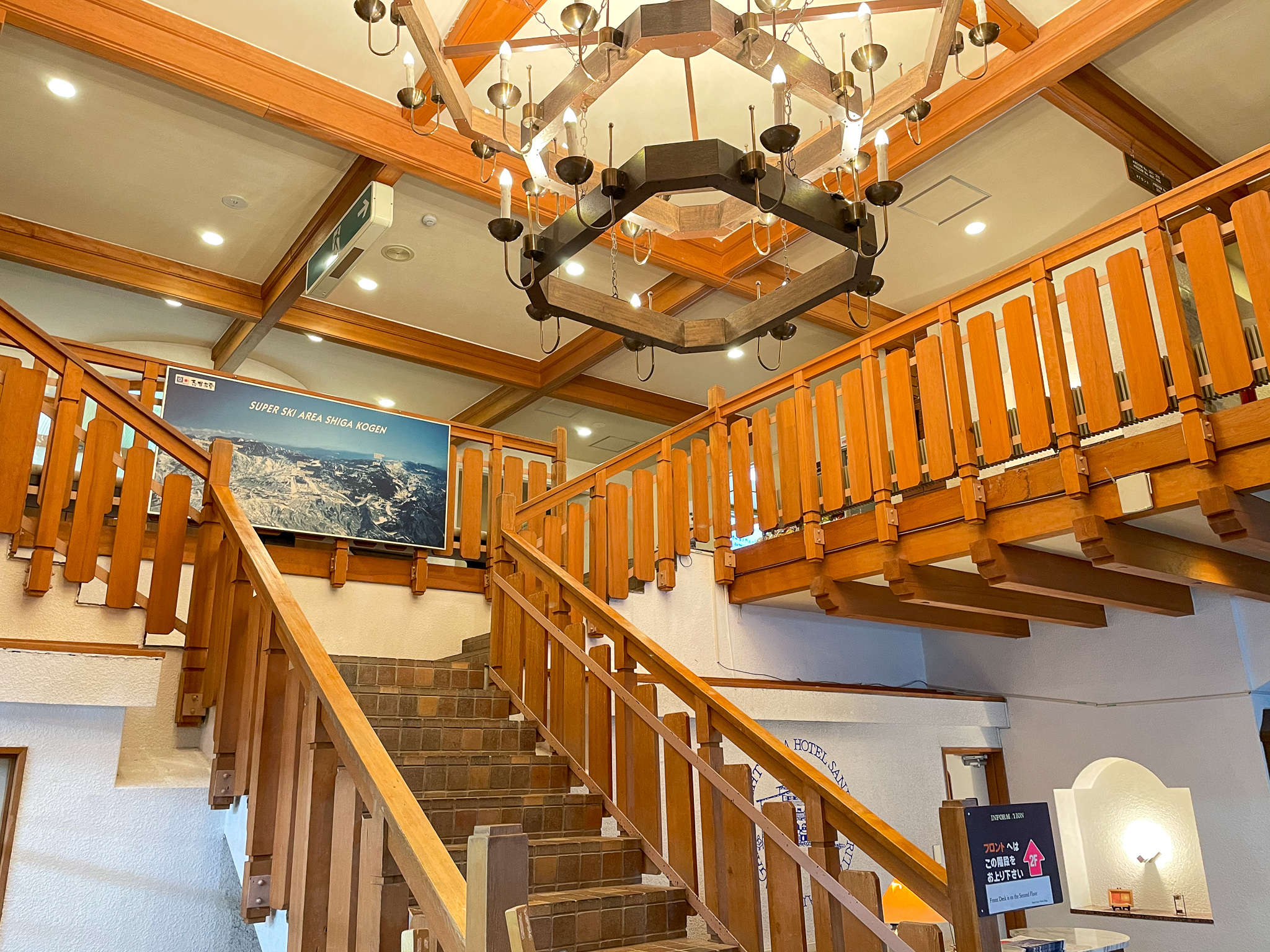 �G���g�����X