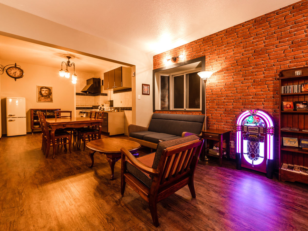 �A�����J�����B���e�[�W�X�^�C����2�K���r���O�_�C�j���O