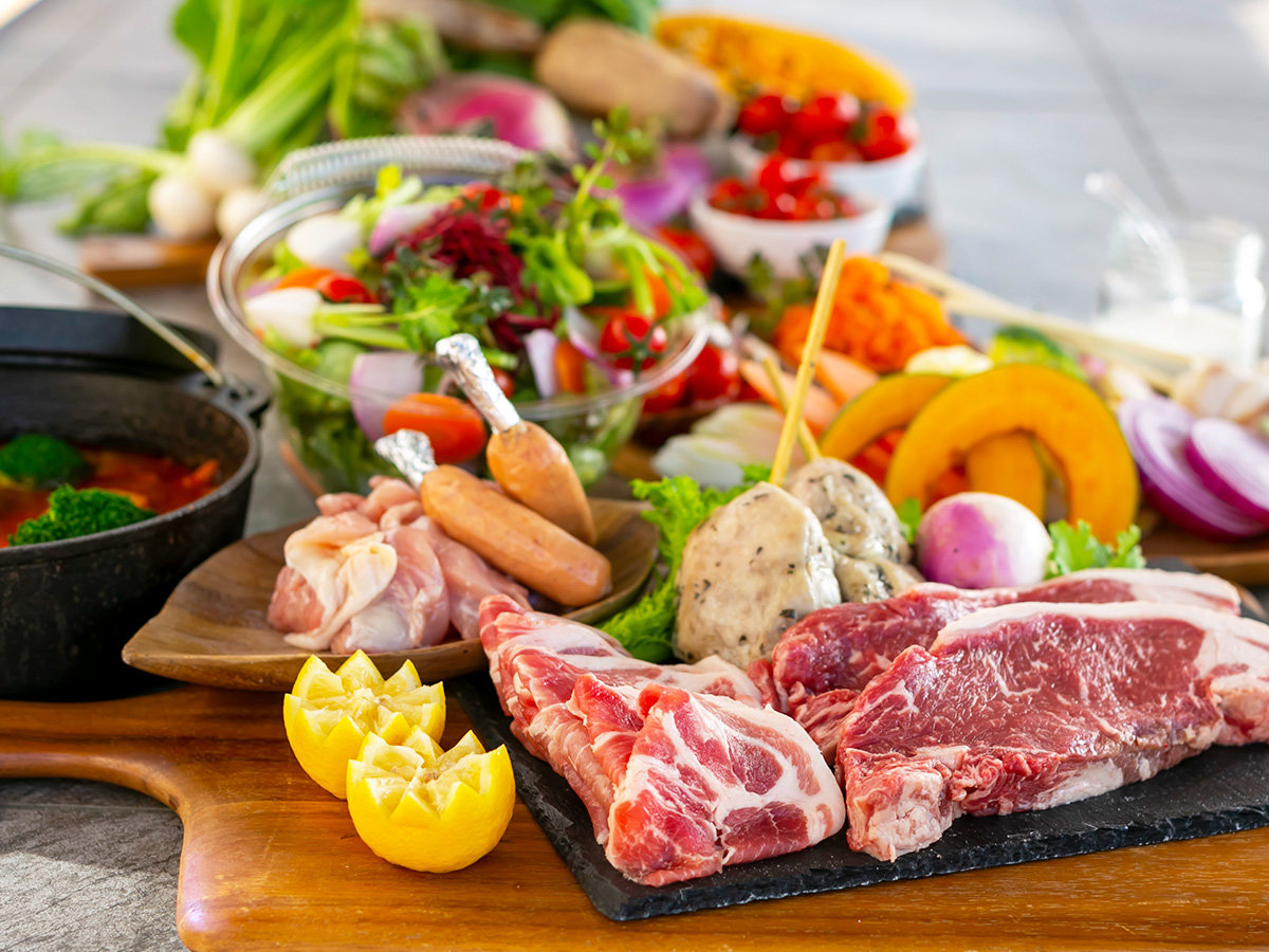 �y�[�H�^BBQ�z�n���Y�̐V�N�Ȃ����⎩�Ɣ_����؂��g�p����BBQ�f�B�i�[�����p�ӂ��Ă���܂�