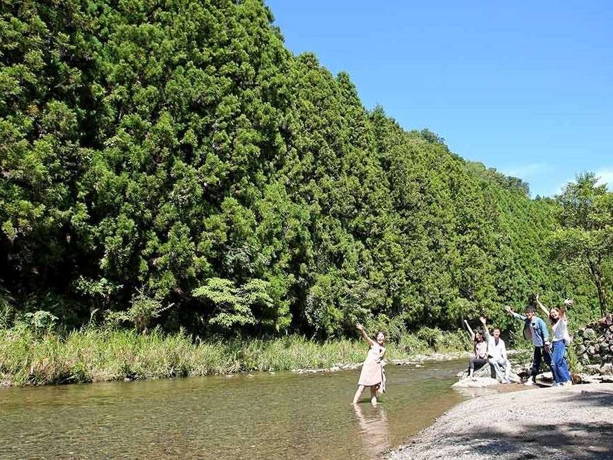 �����ʂ������ʂɏ������j���A��ɂ͏�������������A�܂��Ɏ��R�̗V�я�ł��B