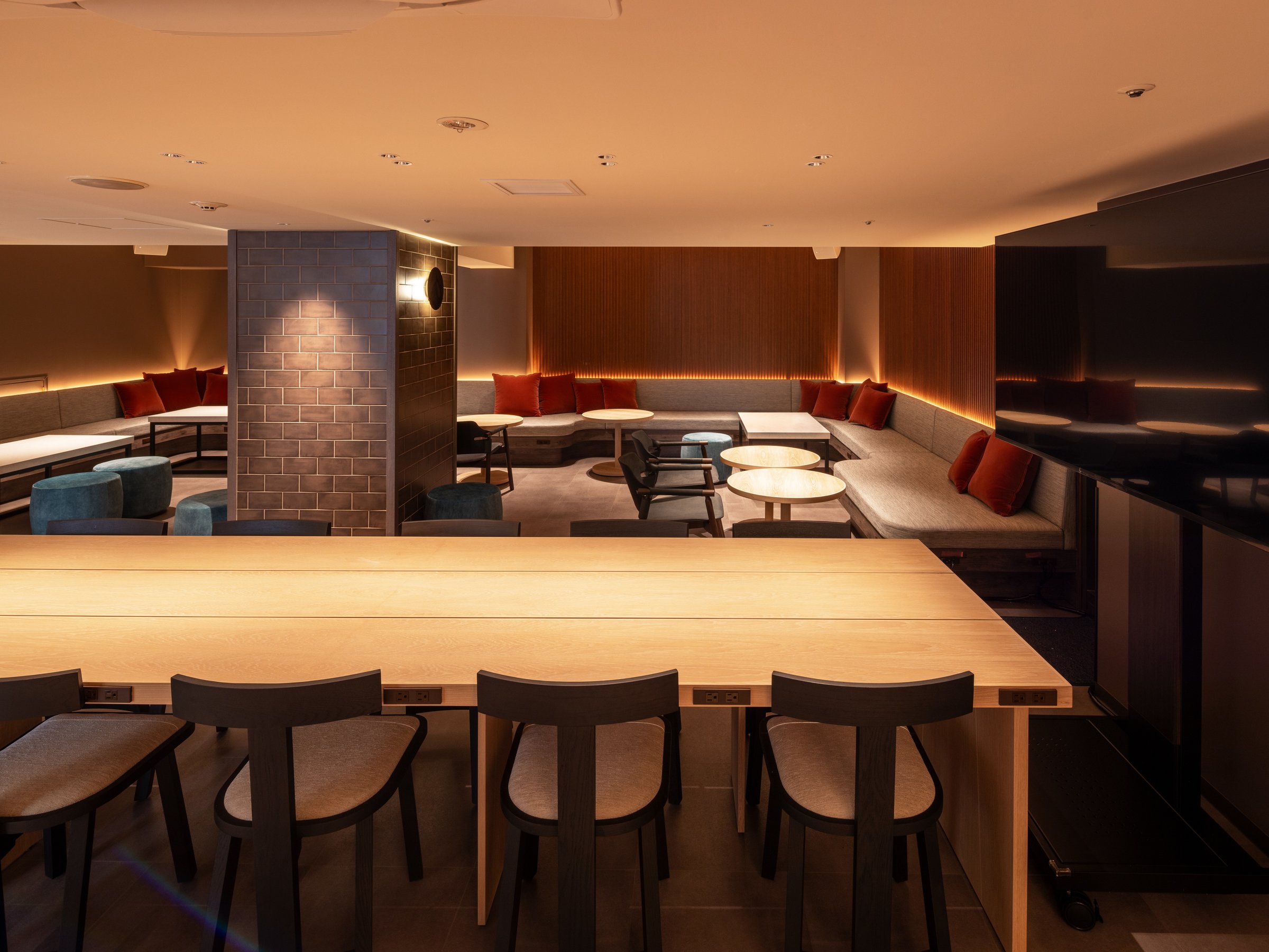 �h���Ґ�p�X�y�[�X�^the b lounge