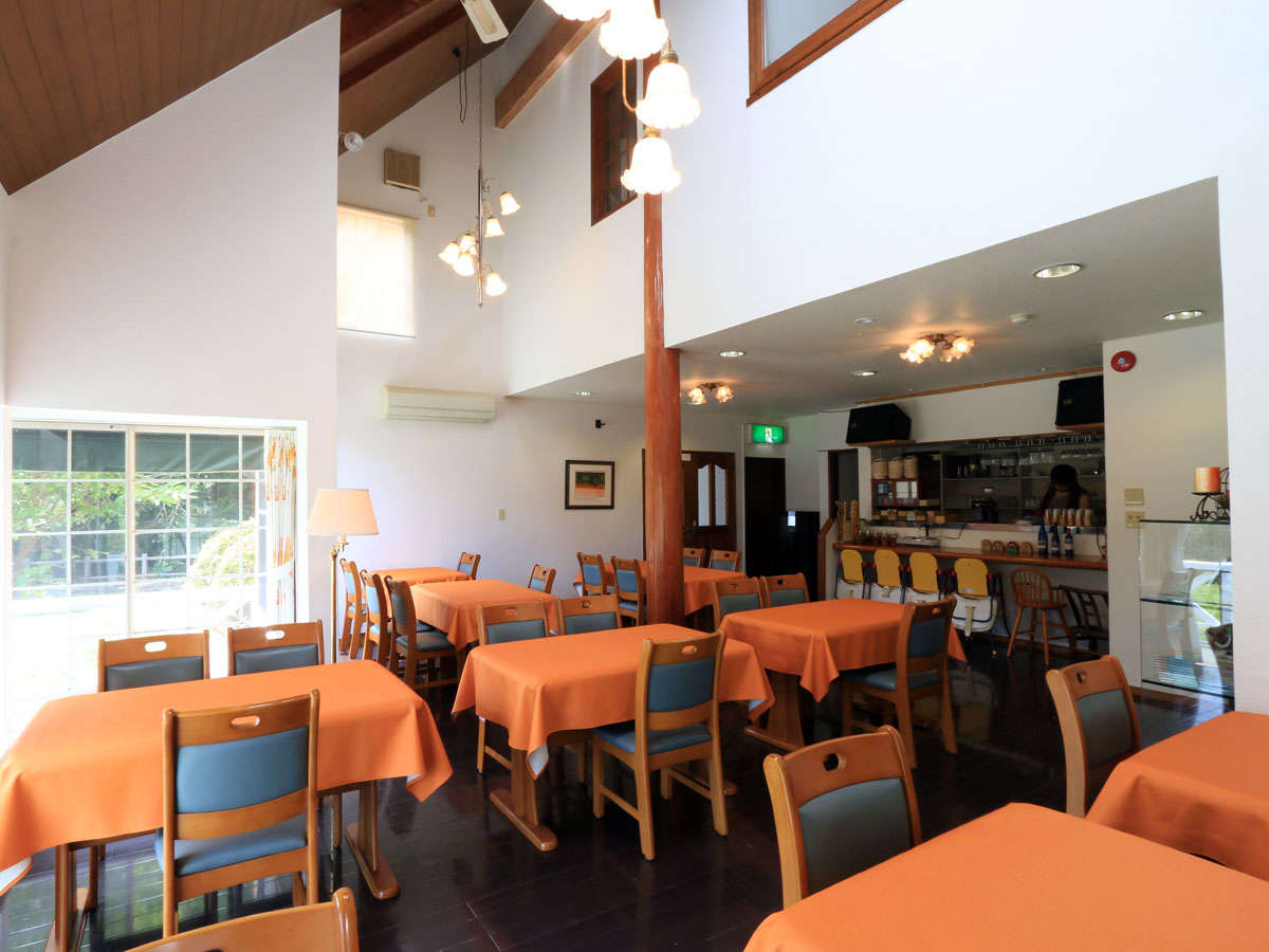 ���邢�z�˂����������ރ_�C�j���O���[���B