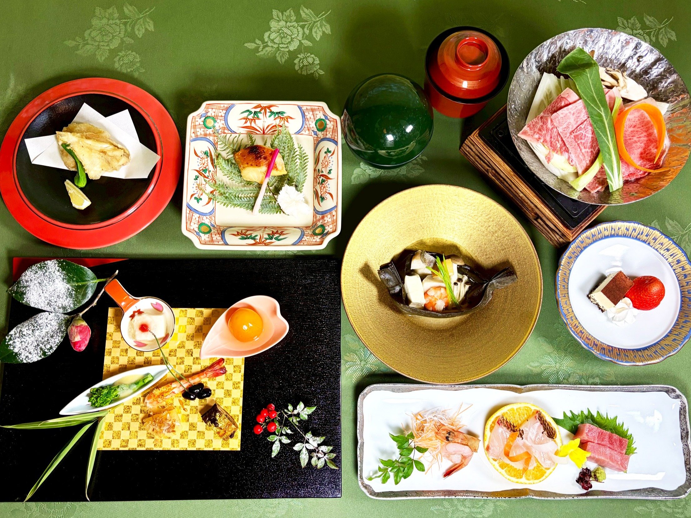 ���������n����Η������F�G�߂��ʂ�{�̐H�ނ�p���A���������̂����������񋟒v���܂��B