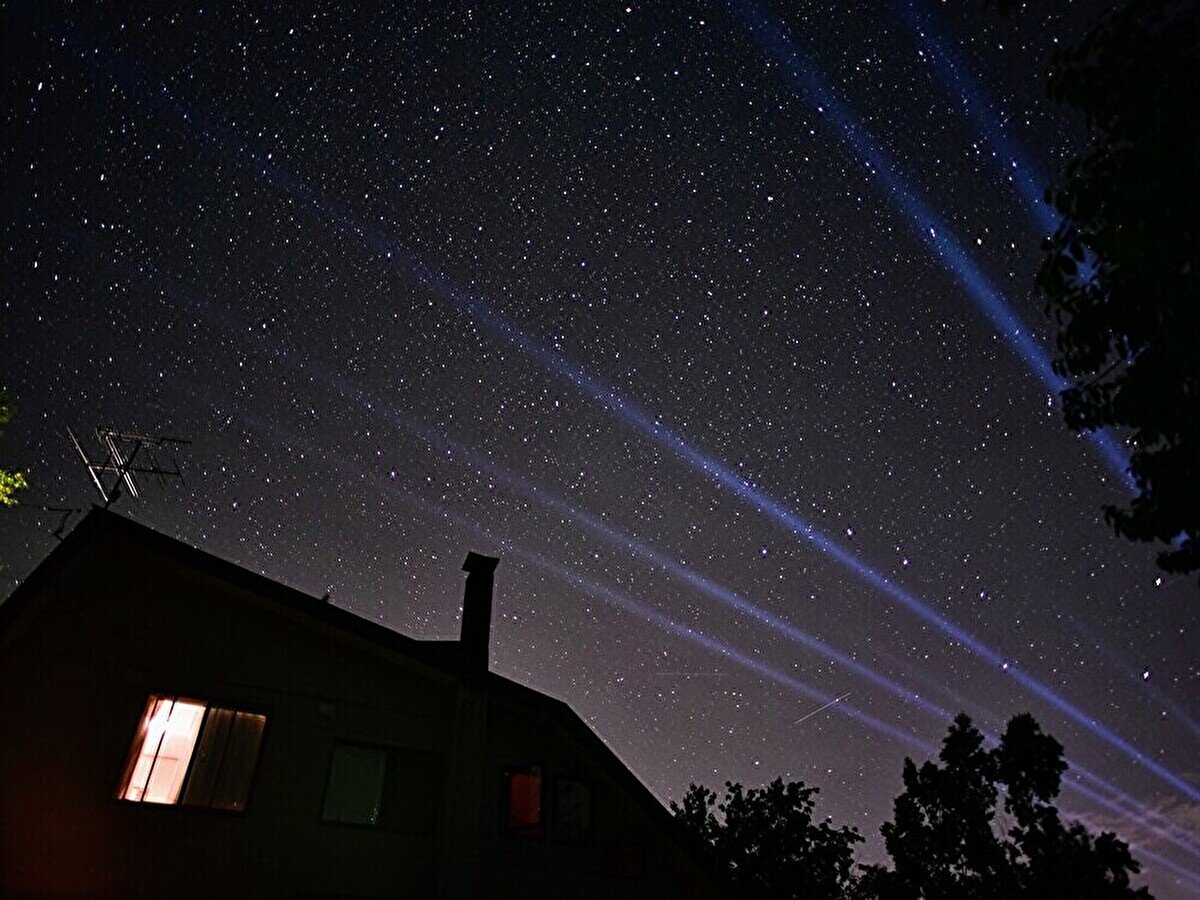 �h�̉����ɂ͖��V�̐�