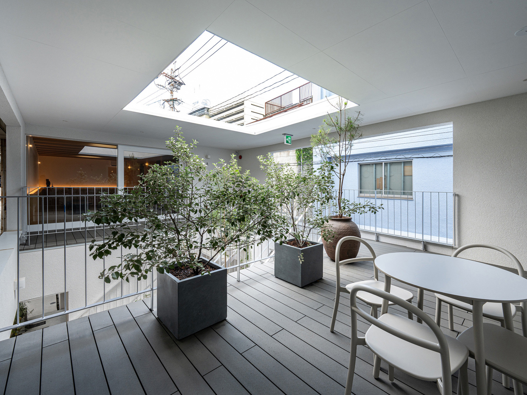 ���X�X�̂ǐ^�񒆂Ɂ`HOTEL�@�񓔁iNITO�j�a���`