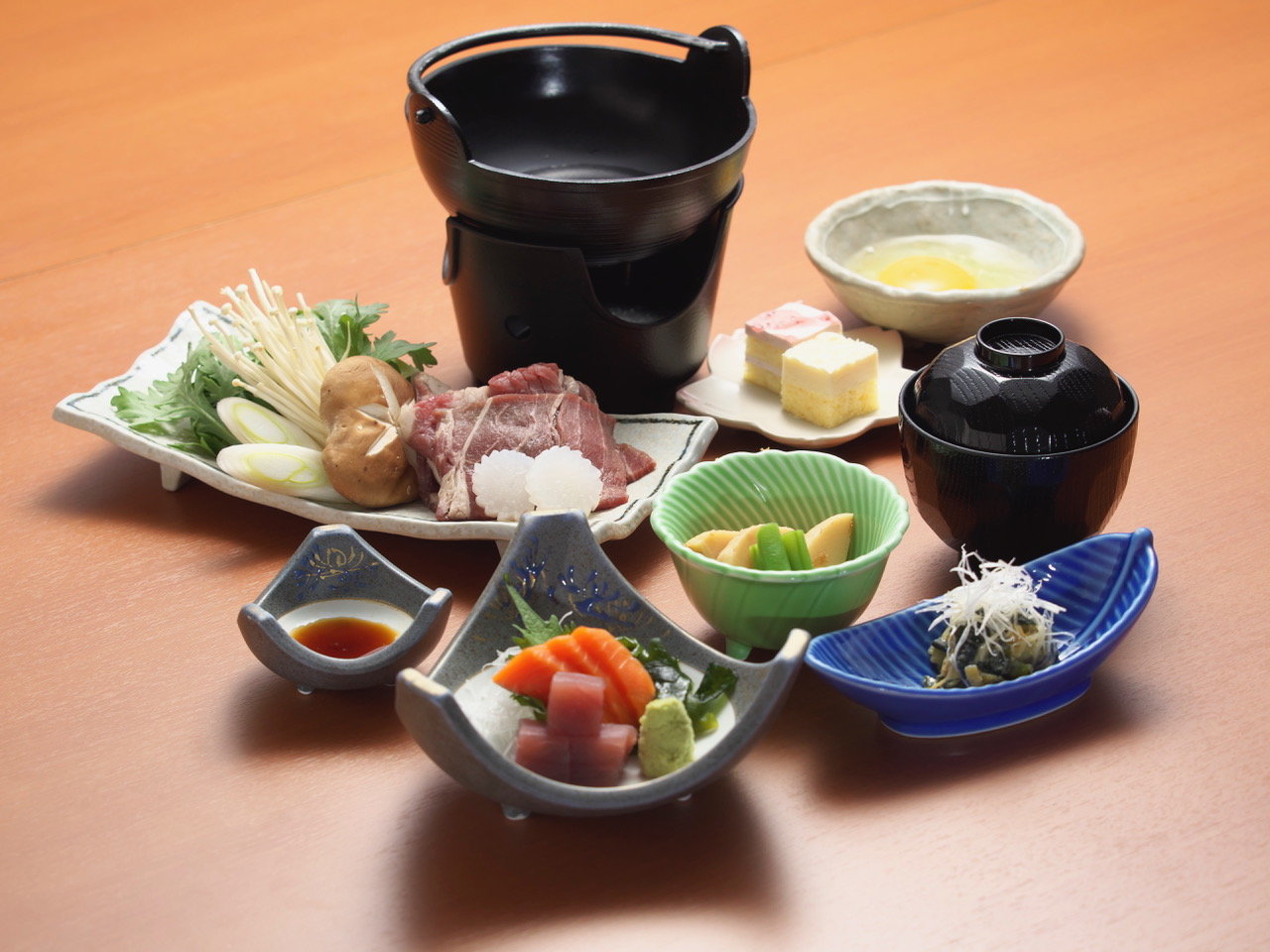 �[�H�V�A���I�f�ނ��g���������������̗[�H�ł��B�����₫�A����Ԃ���ԗv�I���B���сA���R�ȏ`���t��