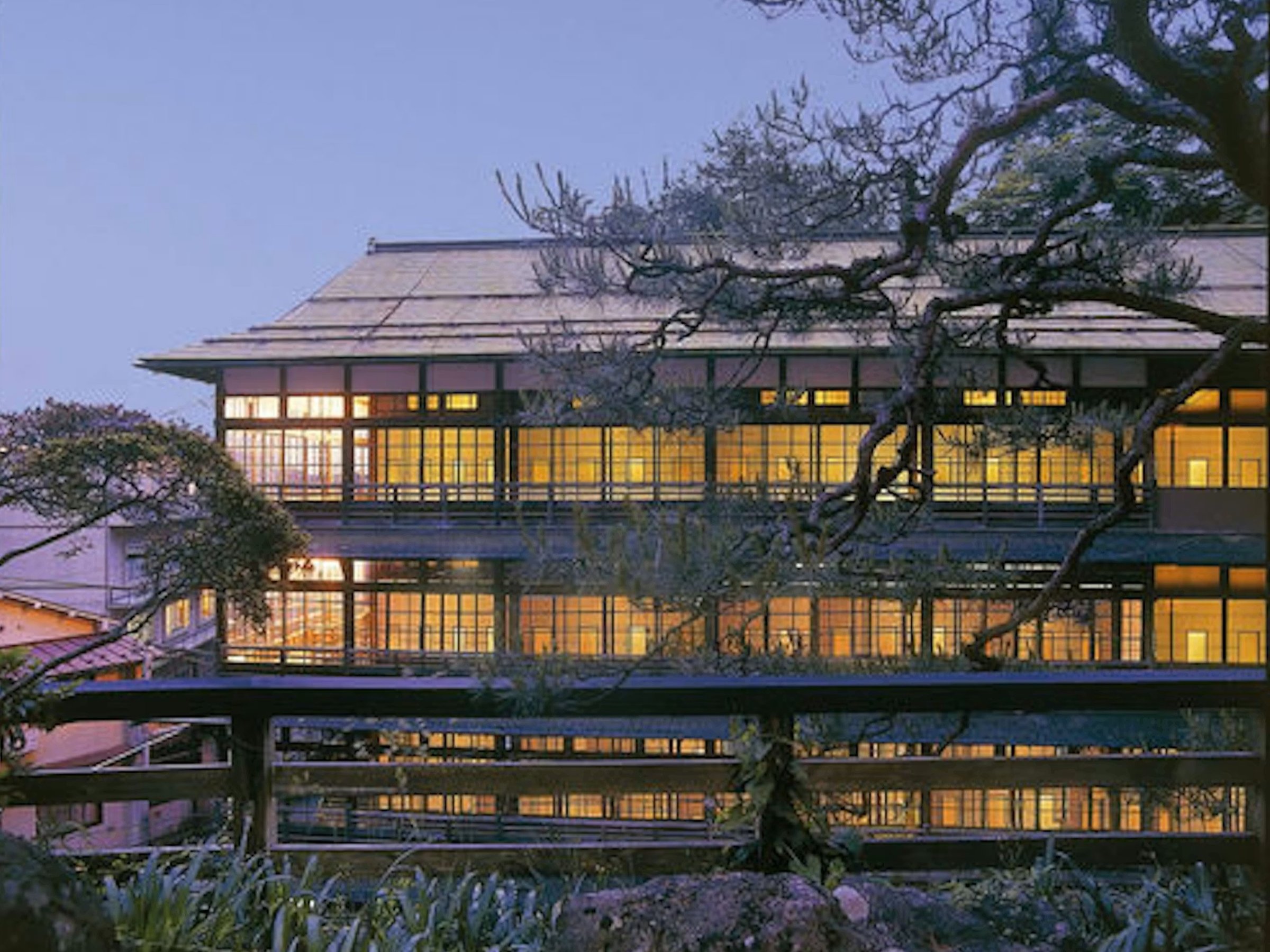 yuvzؑꕔlK̖{فBR̖؍ނgpB{g킸ɐElグ܂B