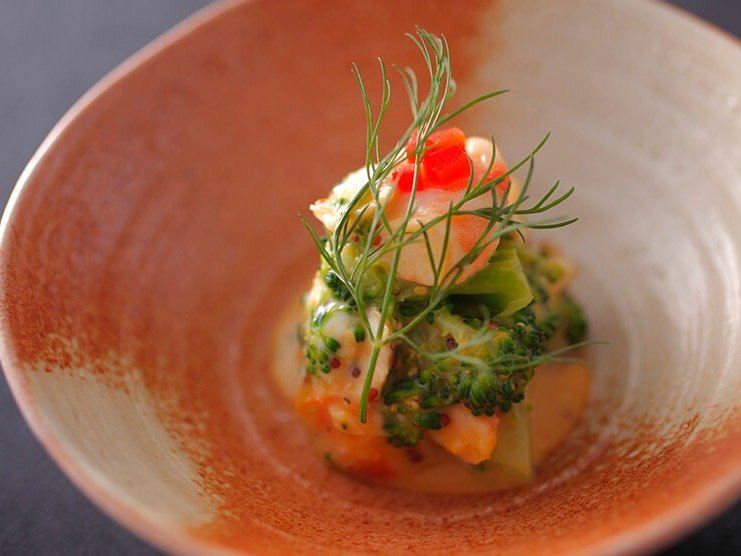 ƂɕςȗBRLȒn{̐Hނ𒆐SɁAÂ炵iXpӂ܂B