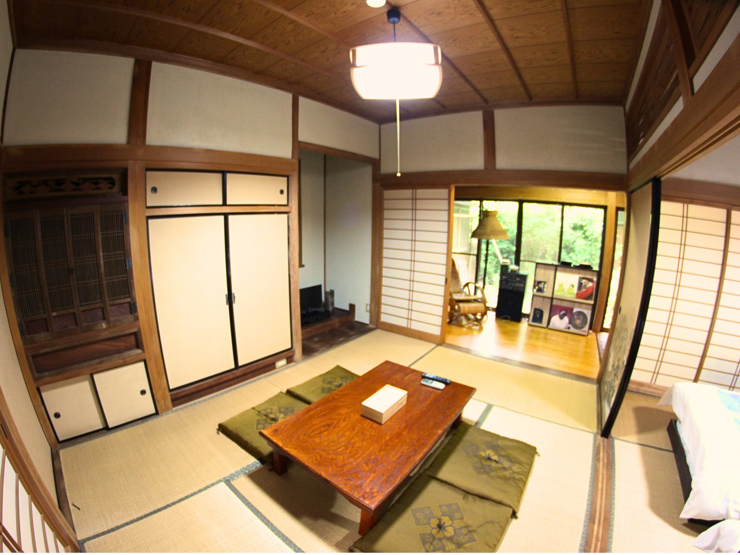 1�K�a���̋q�ԁA�Q��