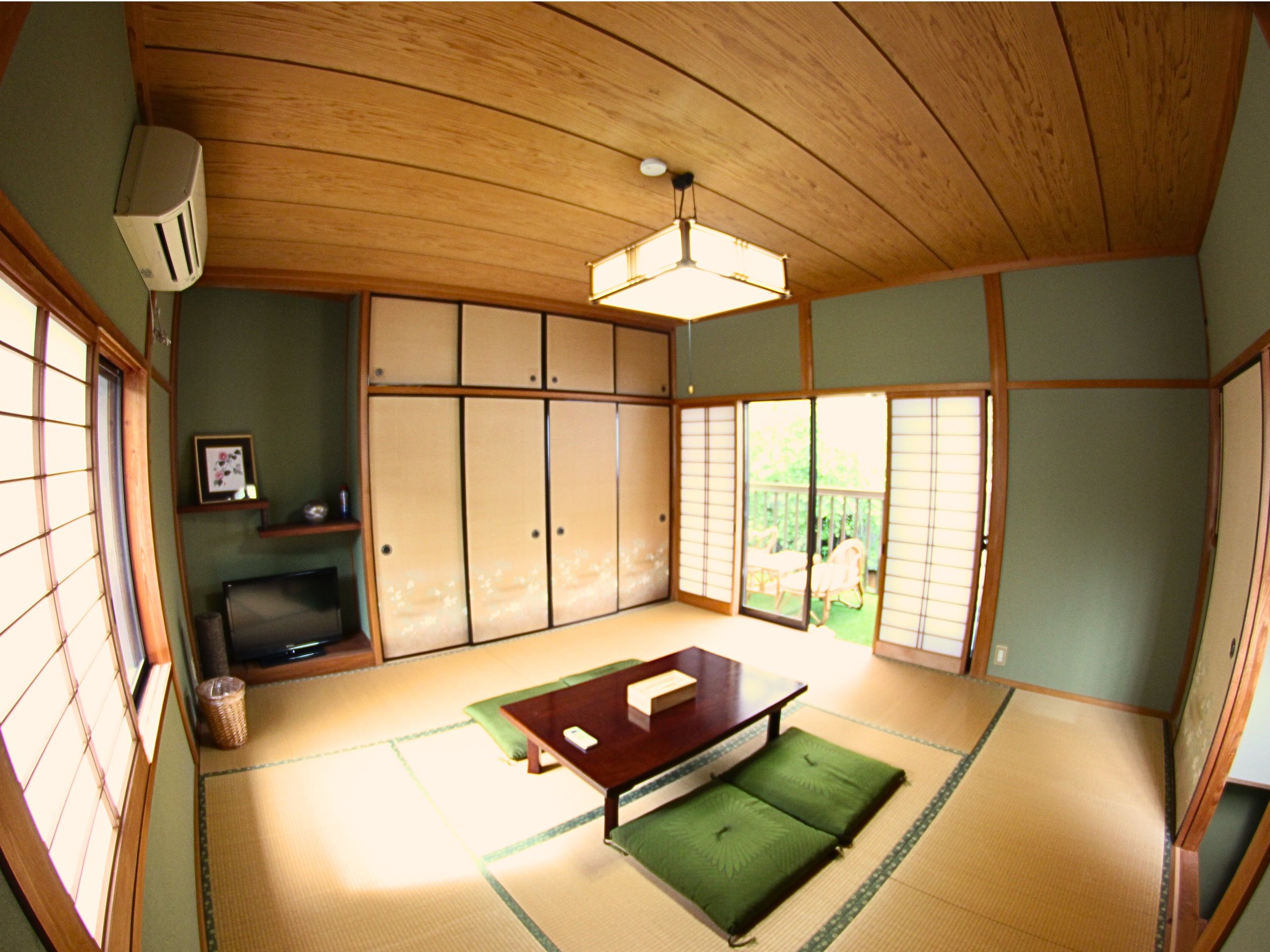 2�K�a���̋q�ԁA�Q��