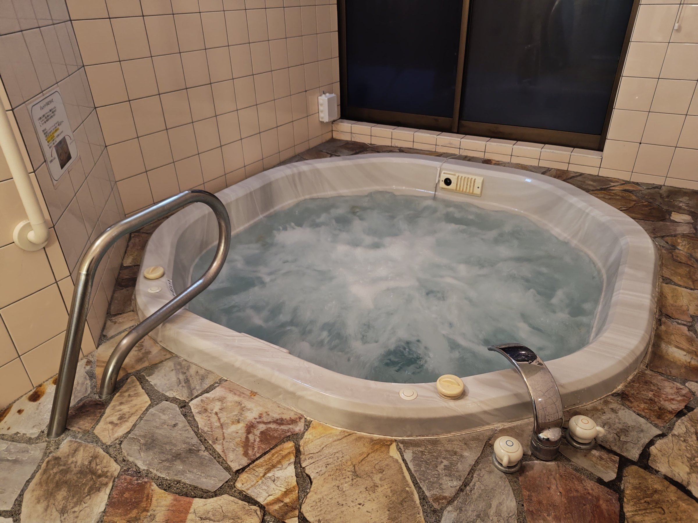 �{��I�[�X�g�����A���̃W���O�W�[�Ń����b�N�X��i5�`6�l�p�j