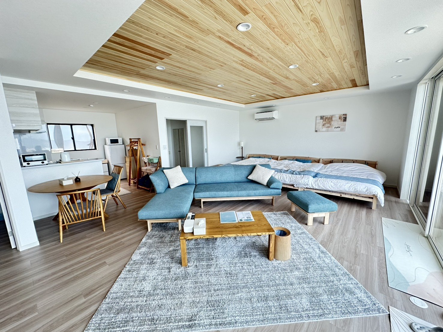 ���r���O