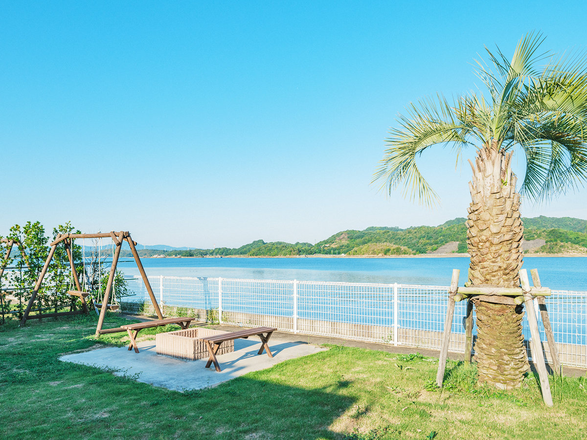 �y�C�ӂ̃g���[���[�n�E�X�z�V���̊C�̒����������Ȃ��炨�߂������������܂��B