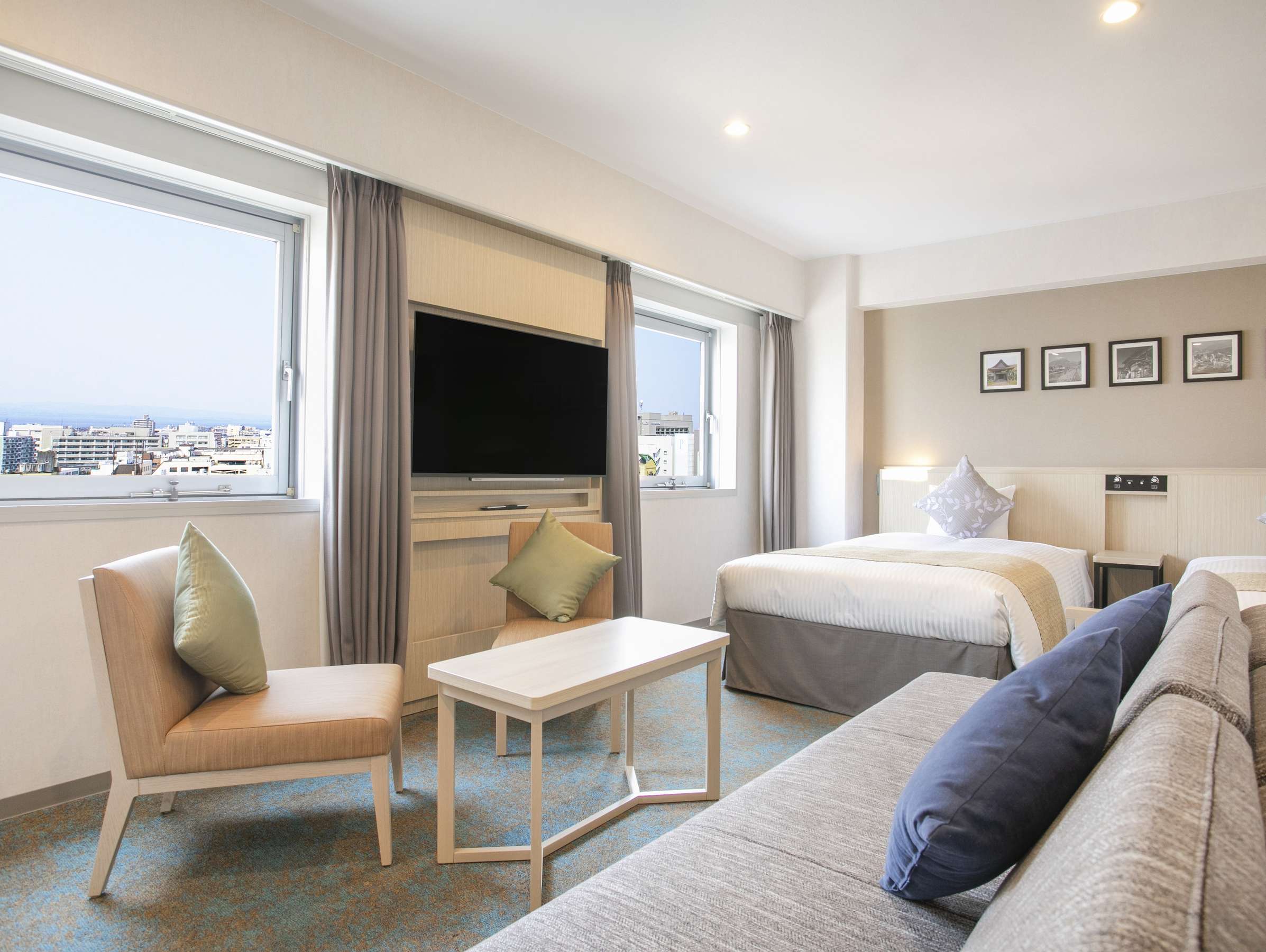 �啪�s������]�ł���L�X�t�@�~���[���[��