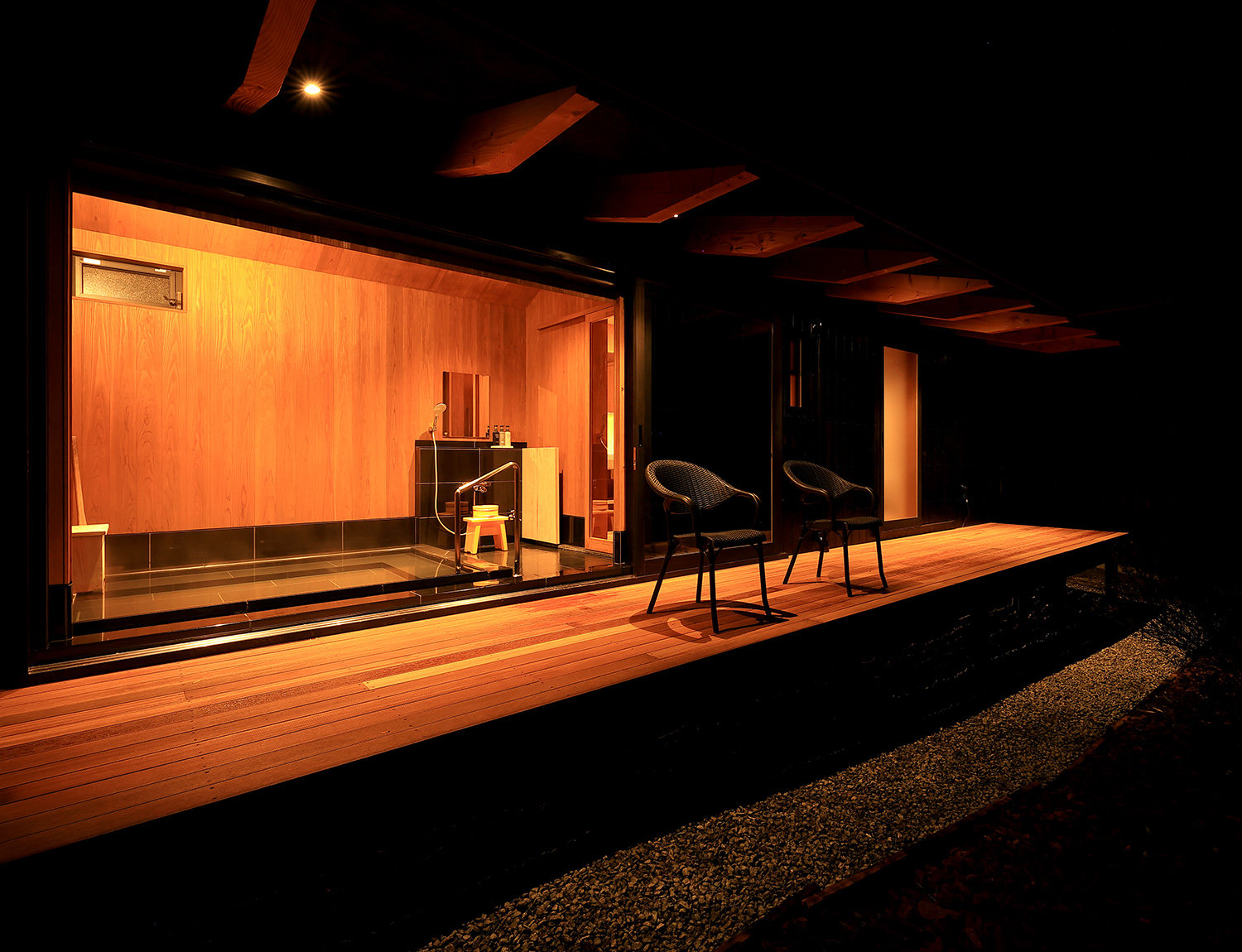 2025�N12�������@���p���I�V���C