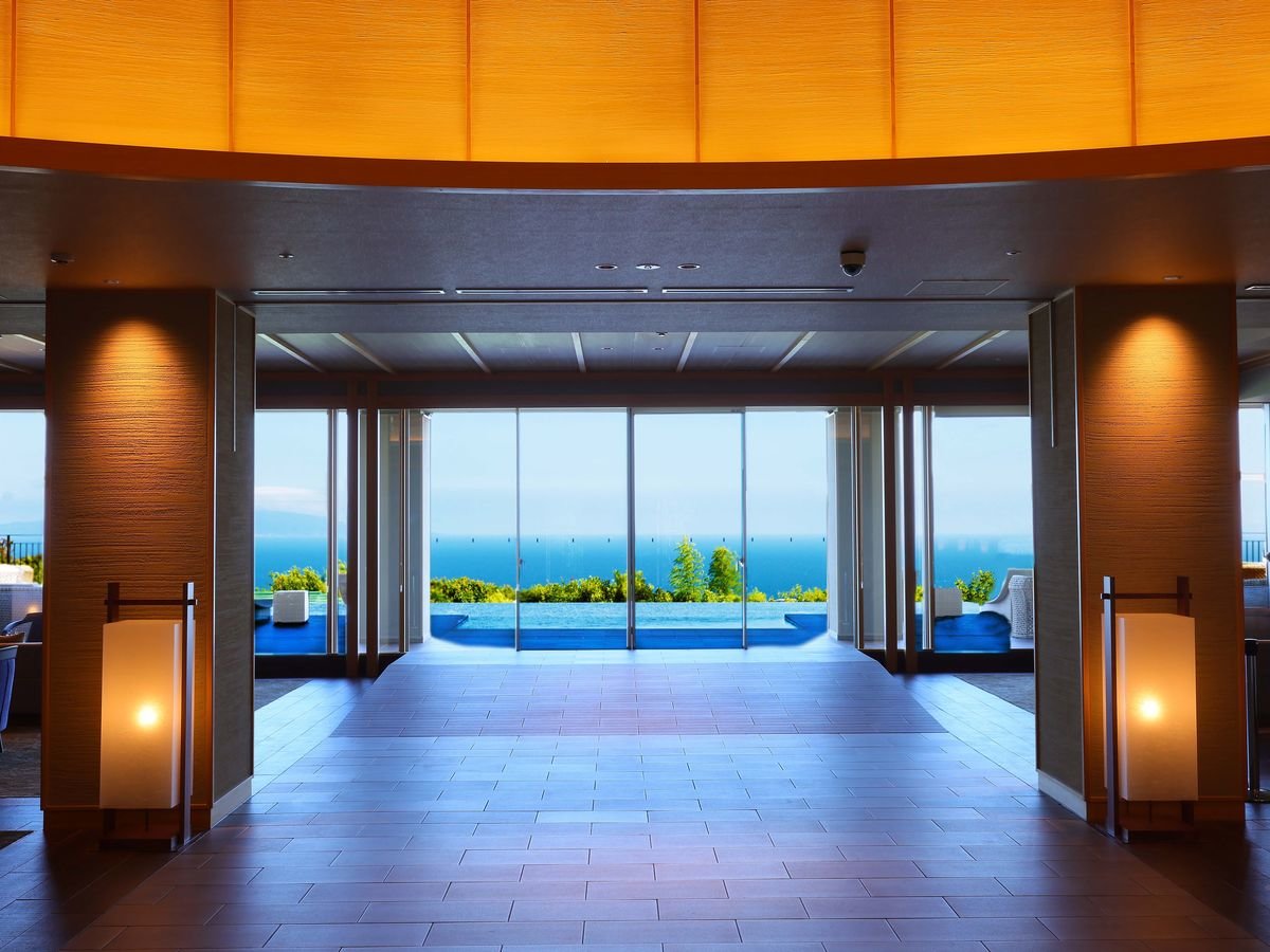 ���r�[�̊O�͌����炵�̗ǂ��I�[�V�����r���[�̃e���X�ƂȂ��Ă���܂��B