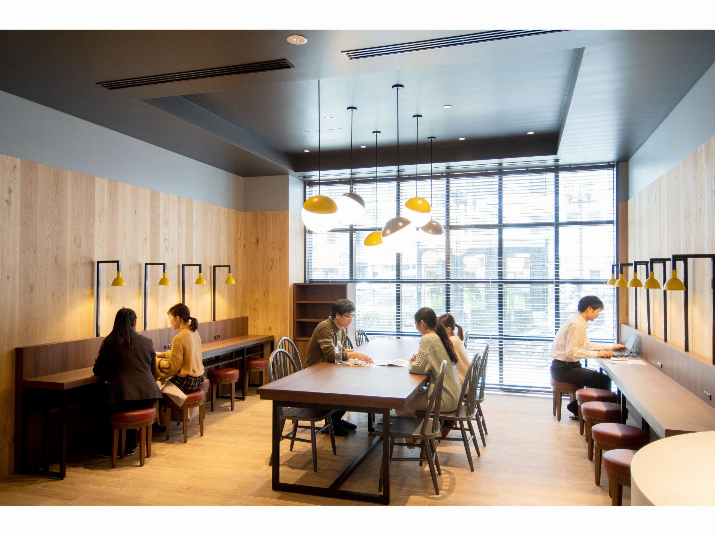 �z�e�������p�̂��q�l��p�̃��E���W�ł��BWiFi�ڑ���[�d���\�ł������܂��B