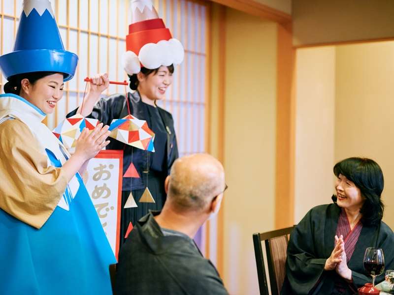 �����ʂ��J���ē`���A���܂ł̊��ӂ�A���ꂩ��̍K�����肤�C�����B