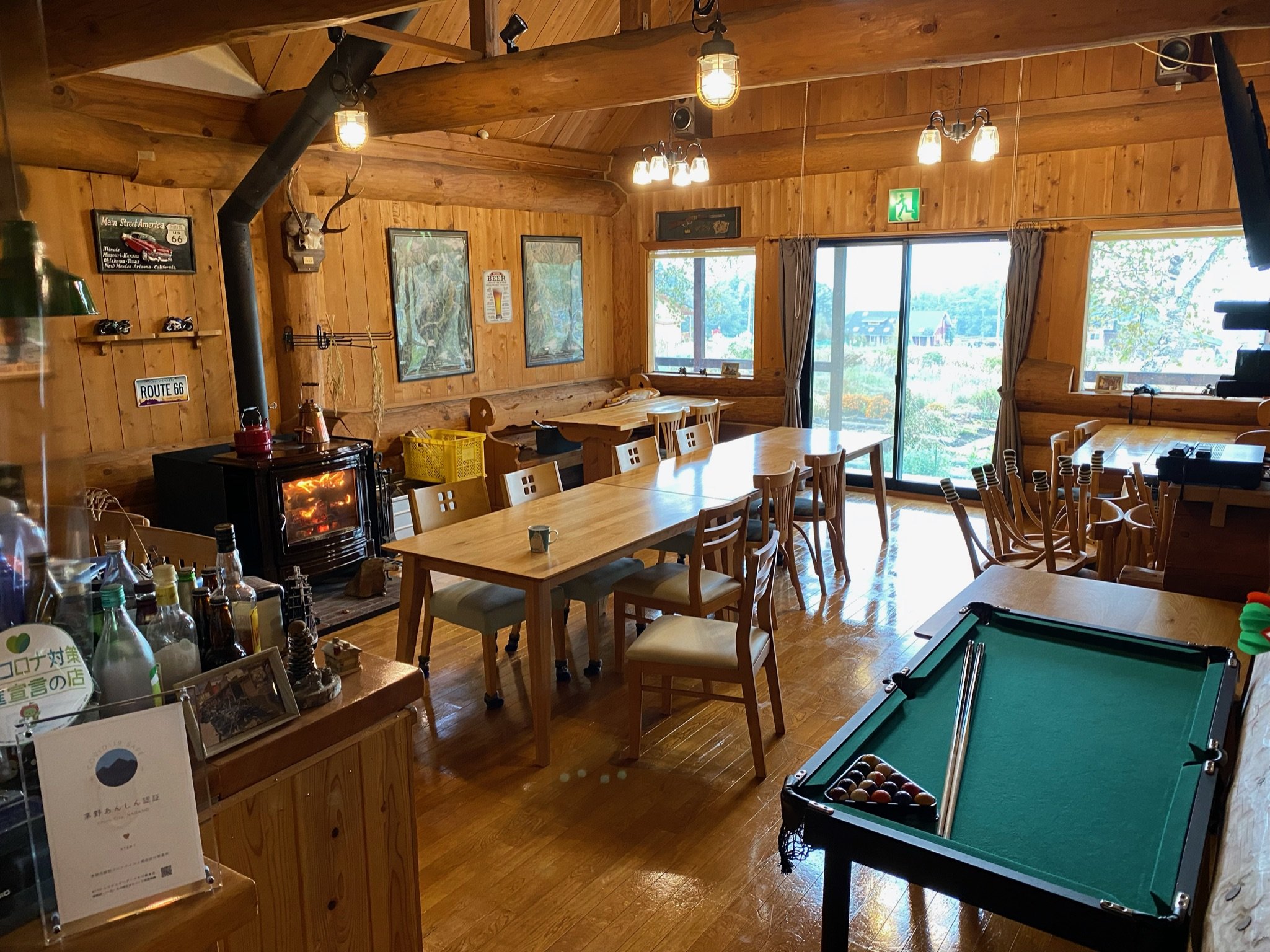 ���H���X�y�[�X�R