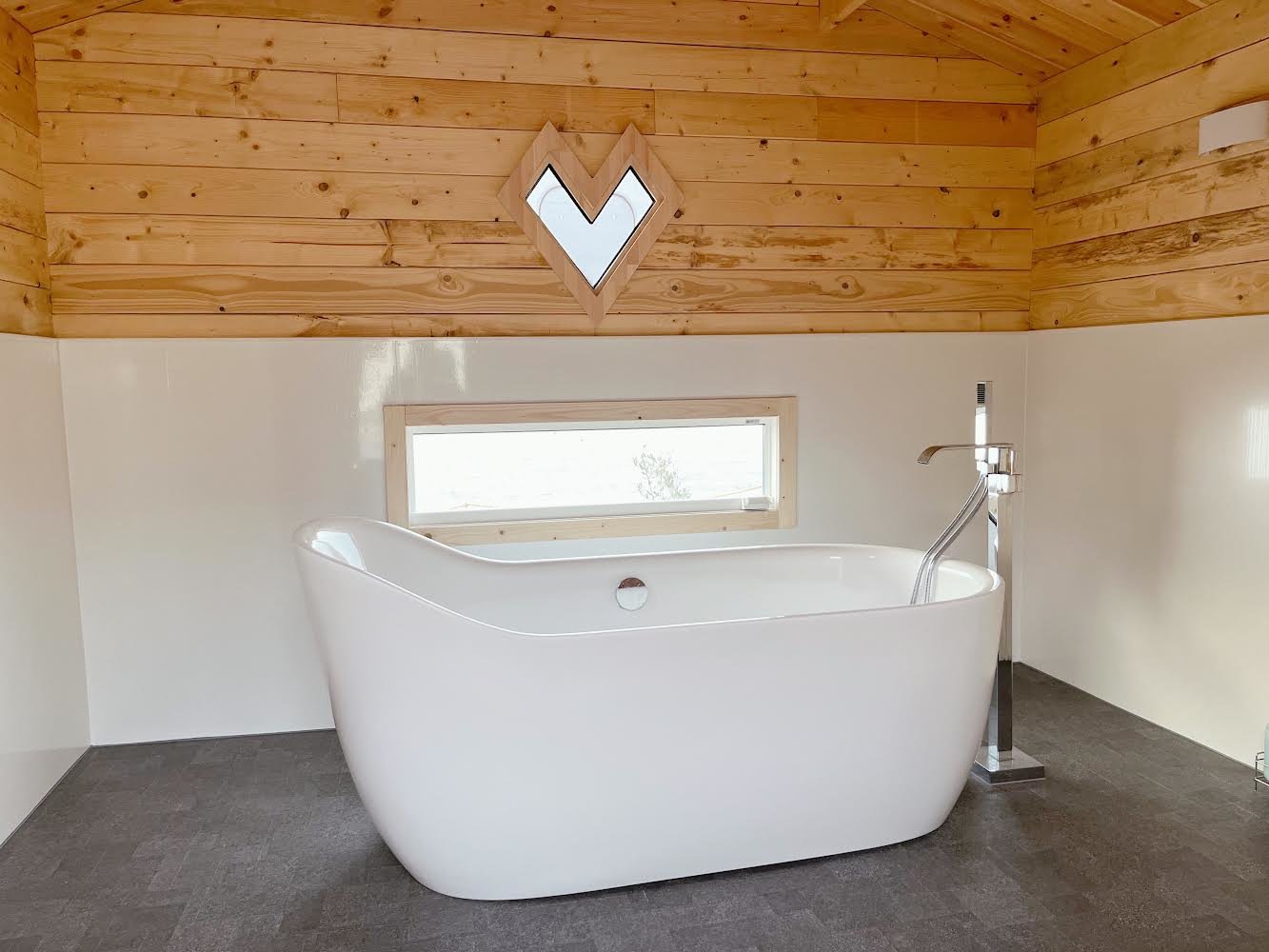 �O���C�@�o�X�^�u