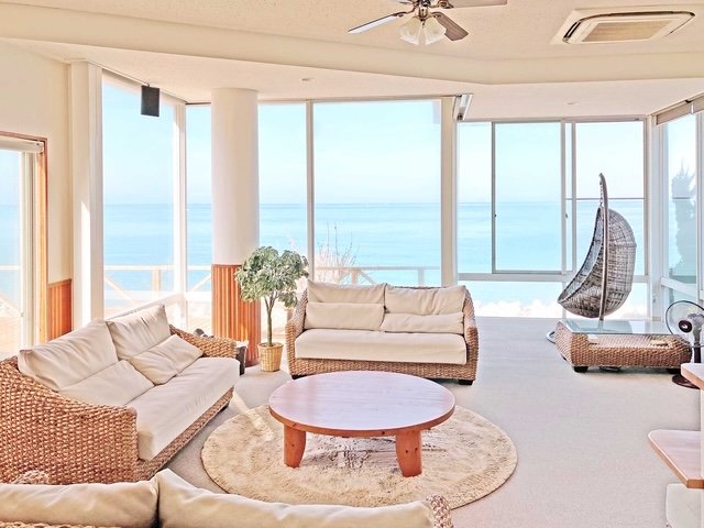 ���r���O