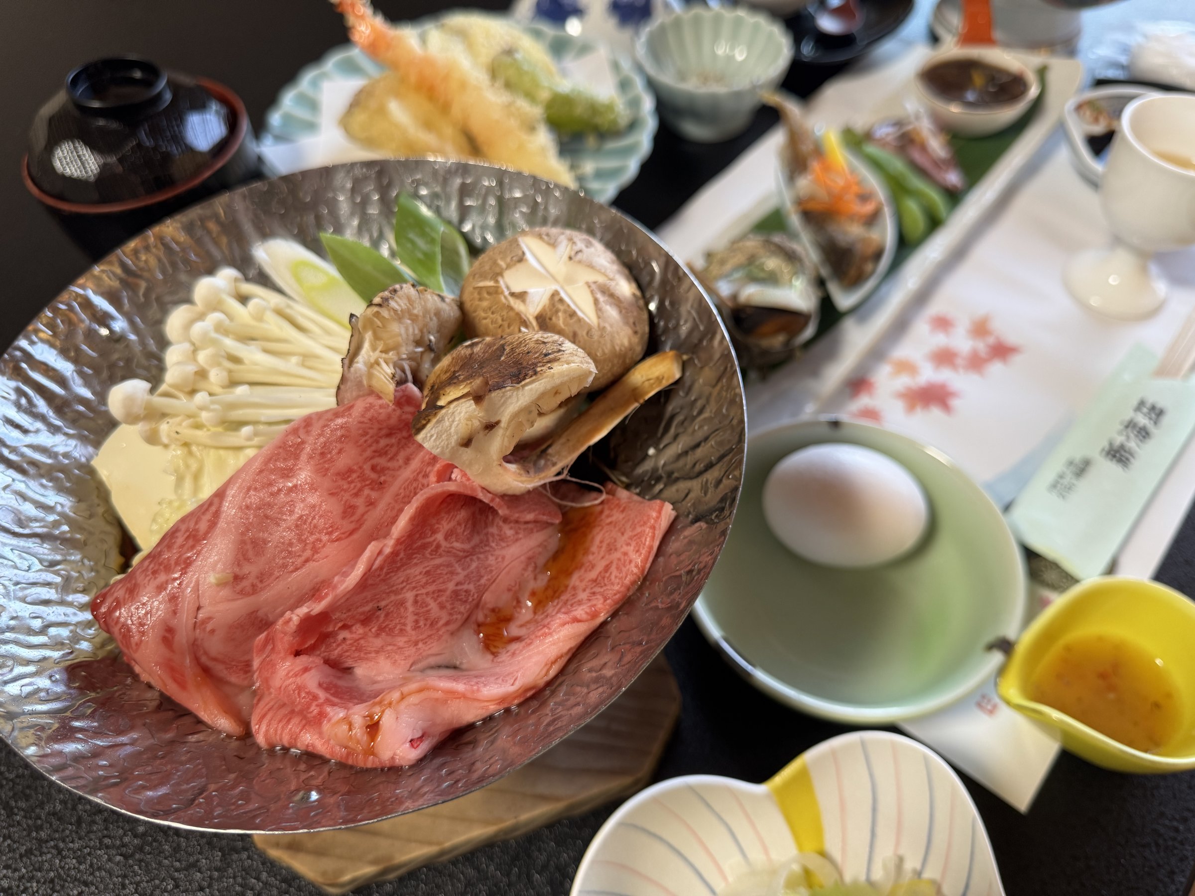 黒毛和牛と松茸すき焼き