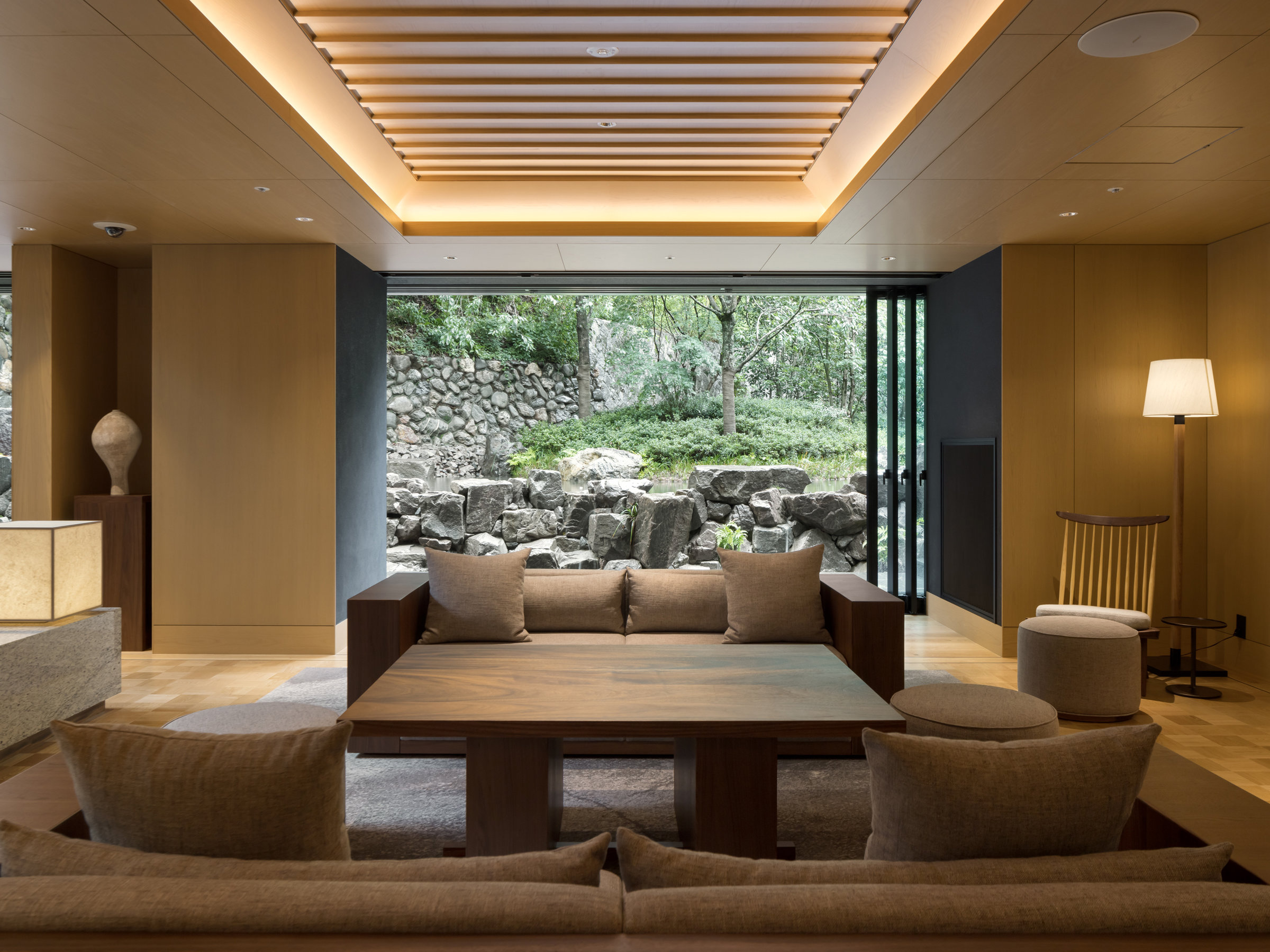 ���������]�ރ��r�[�B