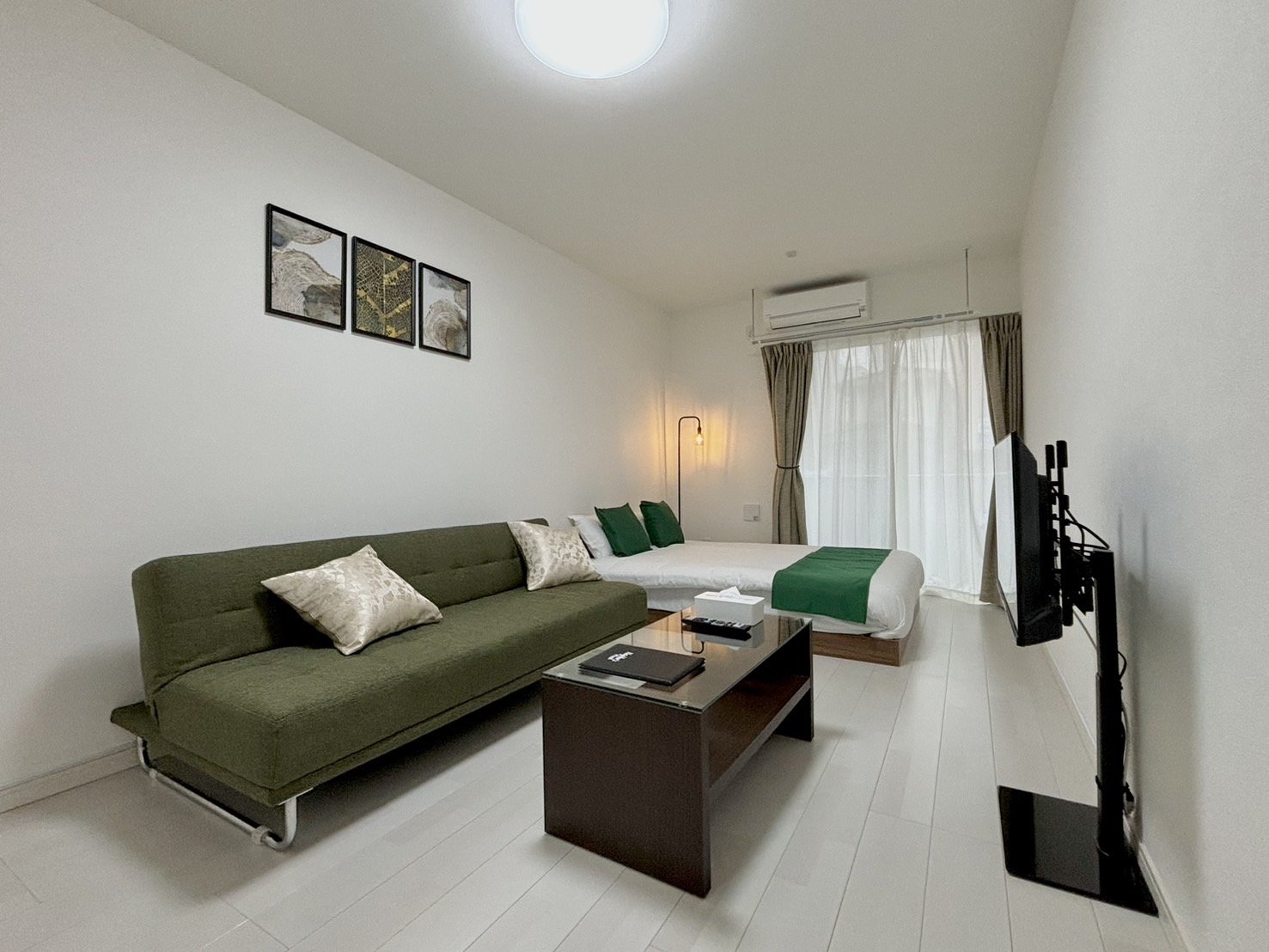 ��Room104