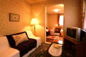 �X�E�B�[�g���[���ŁA�Q�ԑ����ƂȂ��Ă��܂��̂ŁA�������Ƃ����났�ł��܂��B