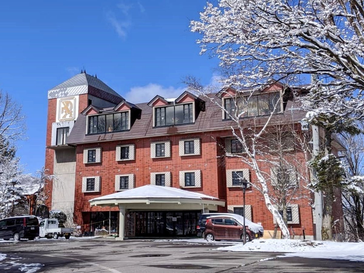 *O/Xm[][g̓̏oQf܂œk3IEB^[X|[c̋_ɂp