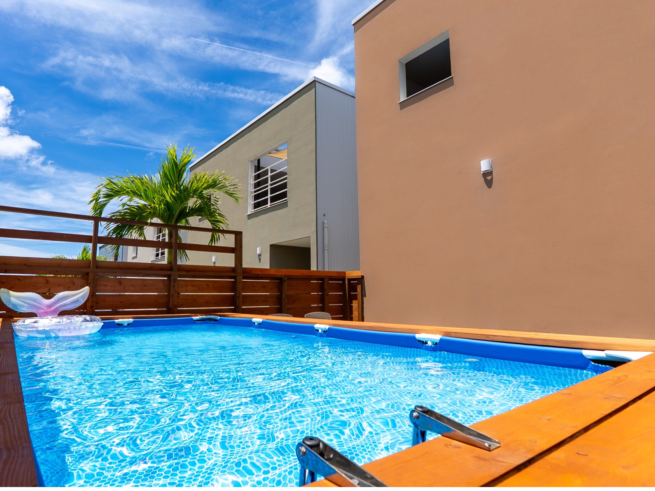 �썑���[�h�Y�����V�̖؂ɁA�v���C�x�[�g�v�[���͎q���B�ɂ���l�C�ł��B