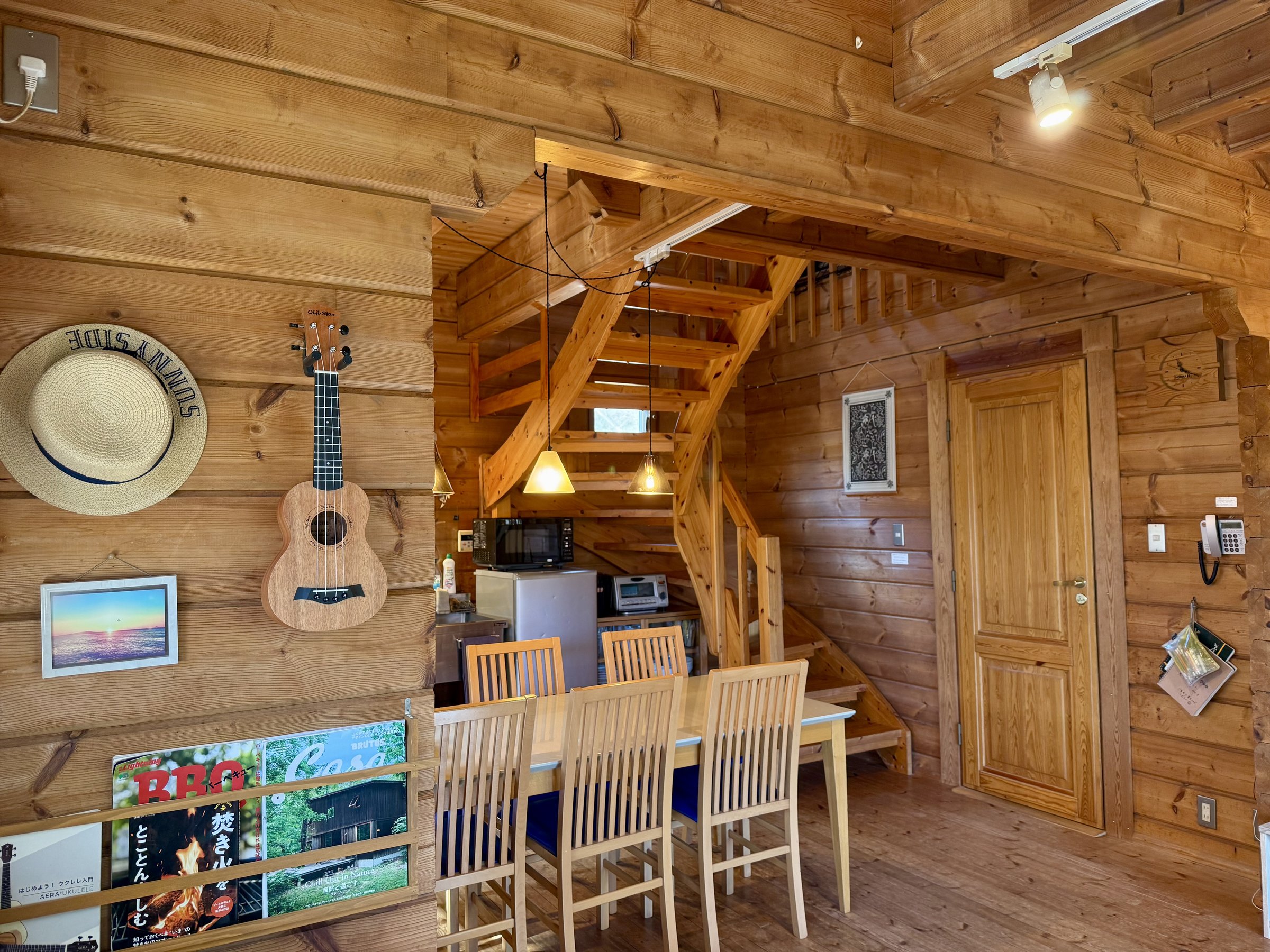 �_�C�j���O�ƃL�b�`������̂ƂȂ����A�Ƒ���O���[�v�ŉ�b���y���߂闎�����������͋C�̃_�C�j���O�ł��B